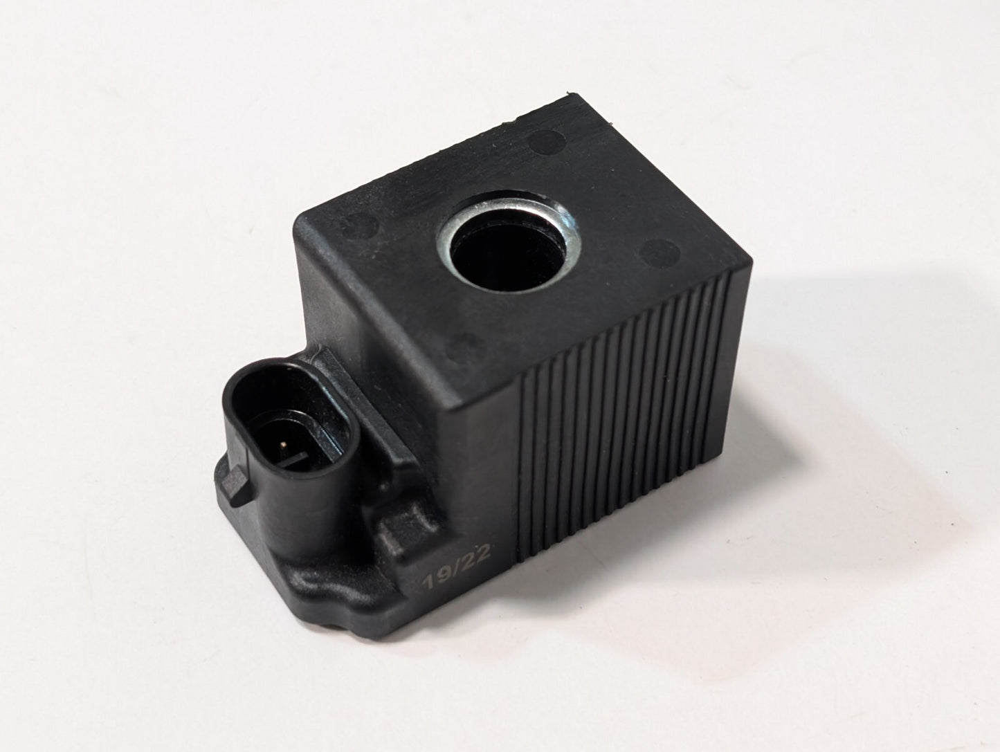 10R-05 1541 Solenoid Valve Coil, 24vdc (E24), 14.4w, Two Prong Connector, 19/22