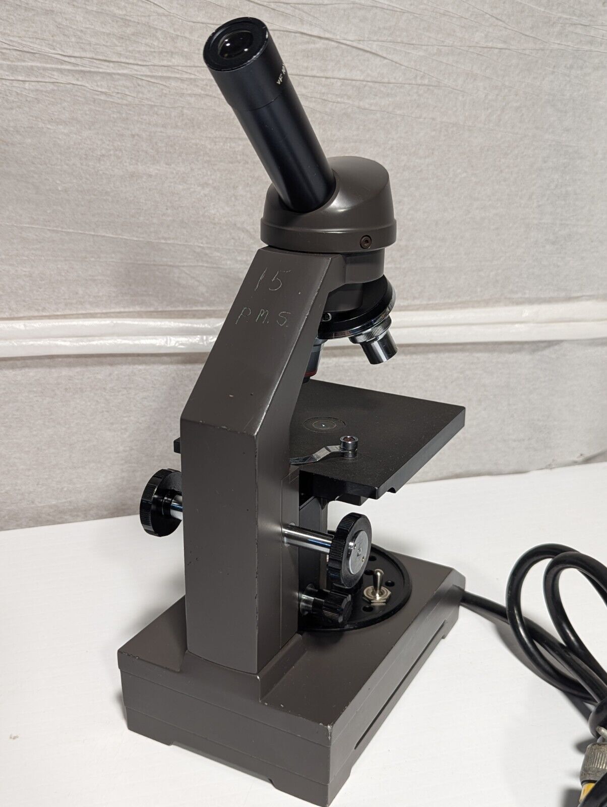 Swift Instruments Series 2240 Microscope 40x 10x & 4x Objectives