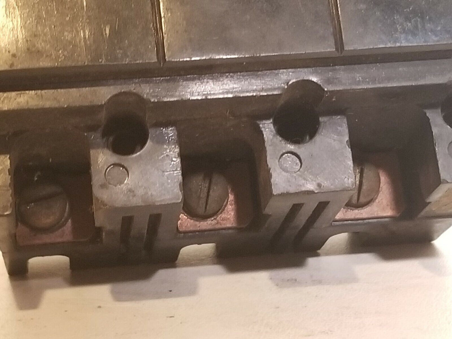 Trumbull  AT31035 335, 35 amps, 3 poles, 250 VAC circuit breaker