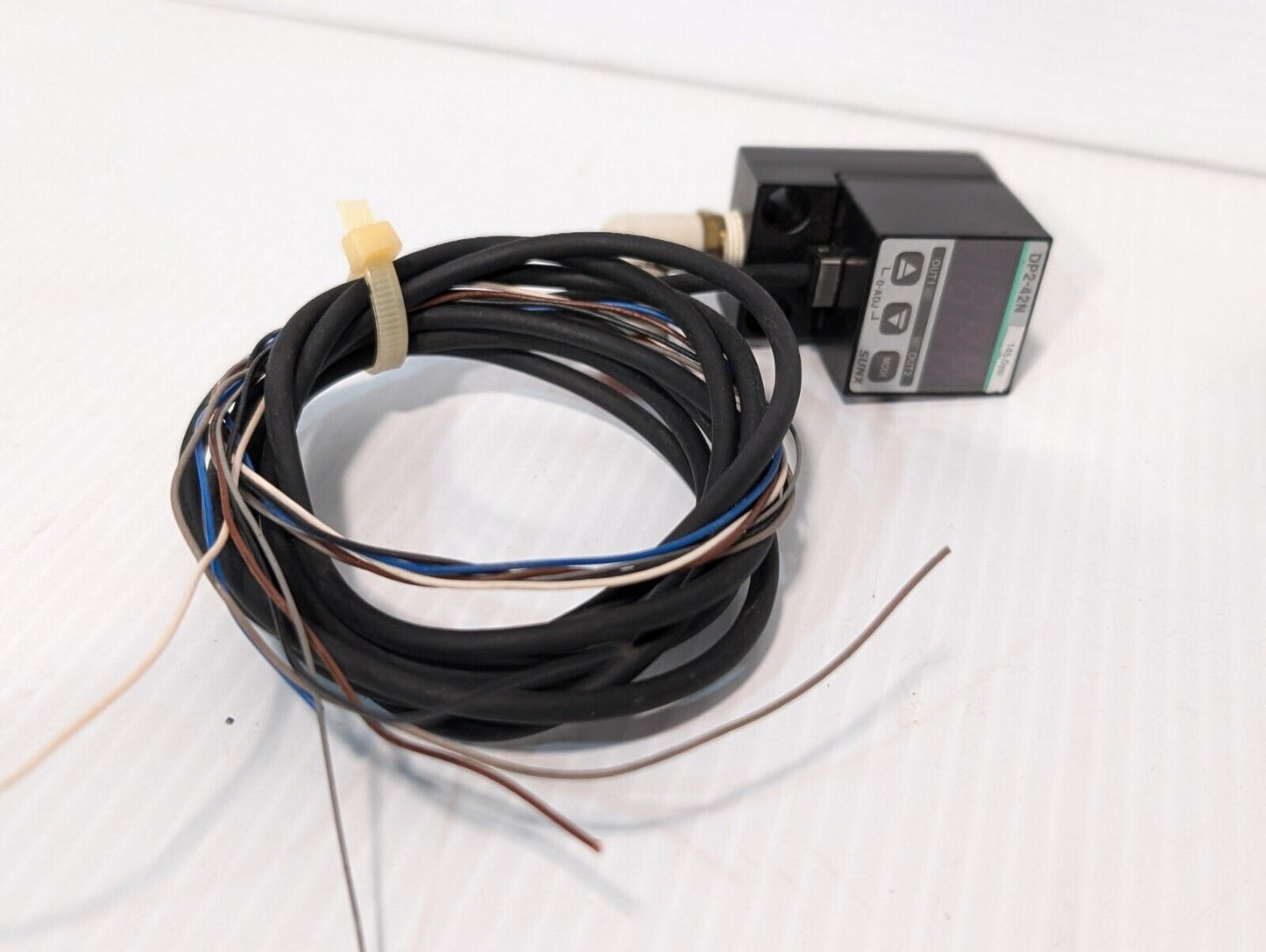 Sunx Sensor DP2-42N Digital Pressure Sensor, LED display, 145PSI - Free Shipping