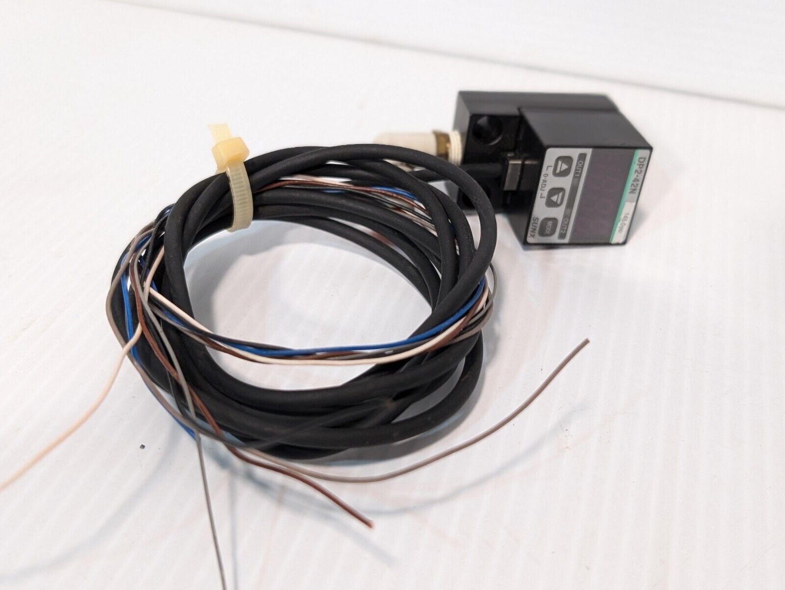 Sunx Sensor DP2-42N Digital Pressure Sensor, LED display, 145PSI - Free Shipping