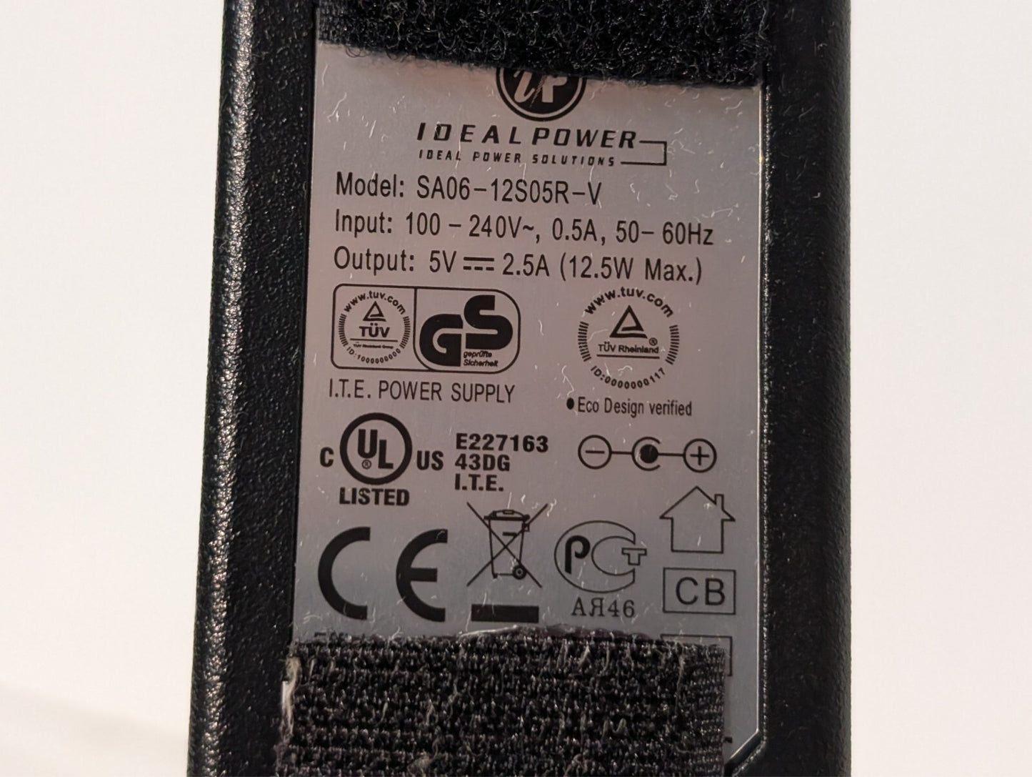 Adder Adderview CATX1000 AVX1008 1x8 KVMA Switch with Power Supply