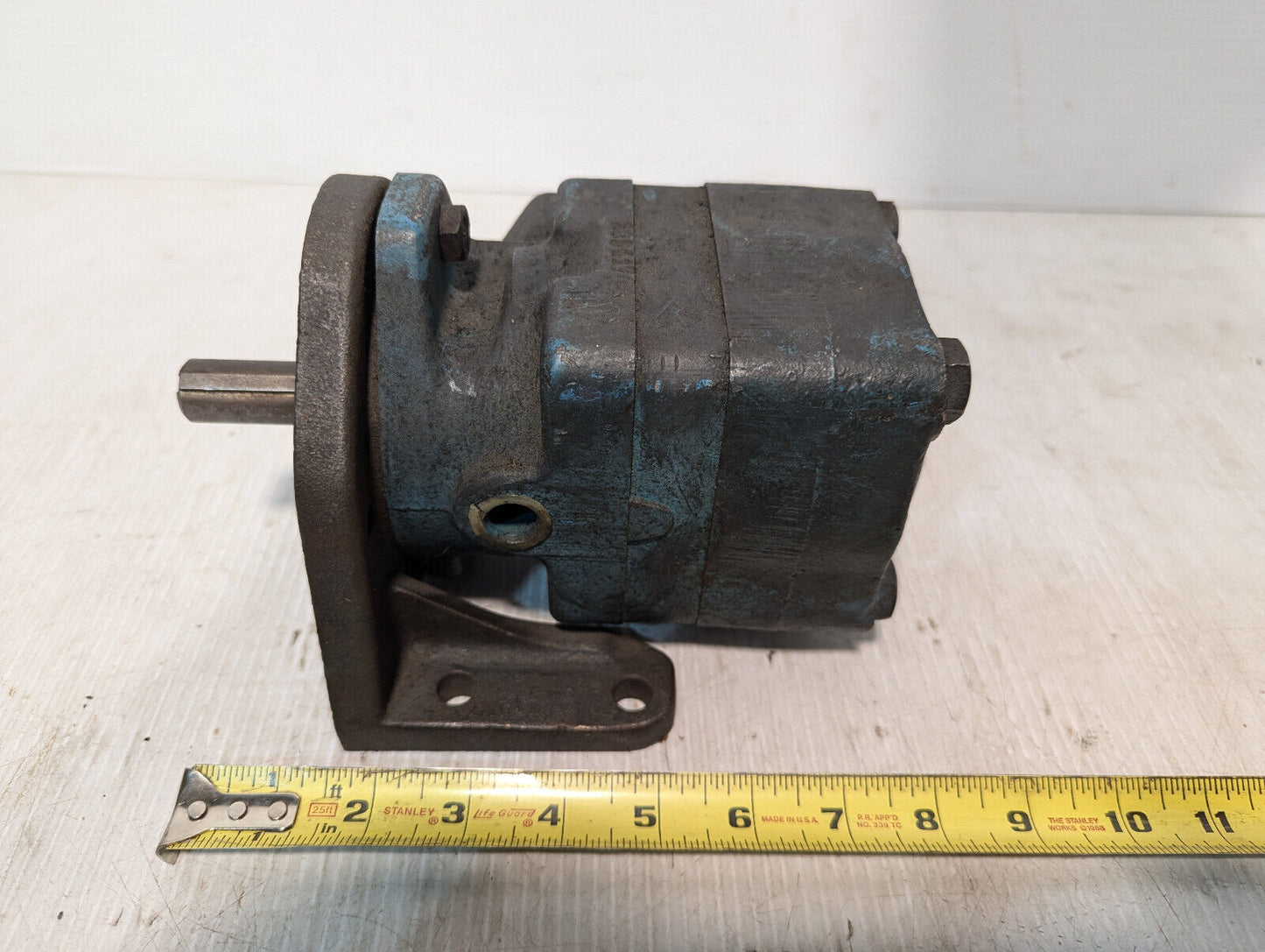 Vickers 168417 Hydraulic Vane Motor Pump M221435-1C18, Free Shipping