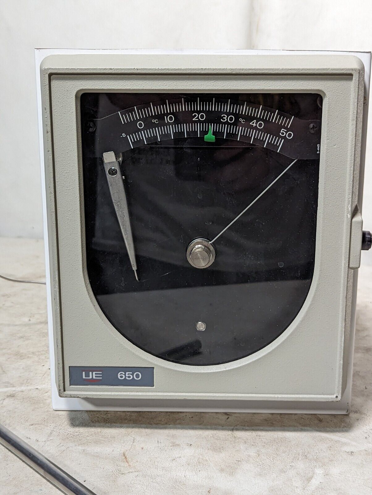 United Electric Controls UE 650 temperature chart recorder thermometer w/probe