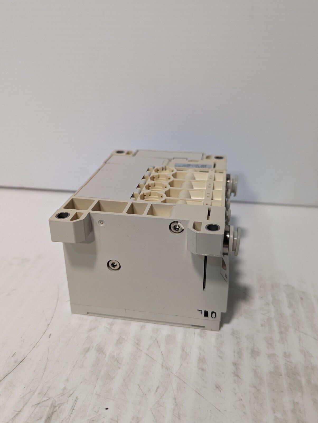 SMC VV5Q21-04C4FS0-S-X50US Valve Manifold Plug In - Free Shipping