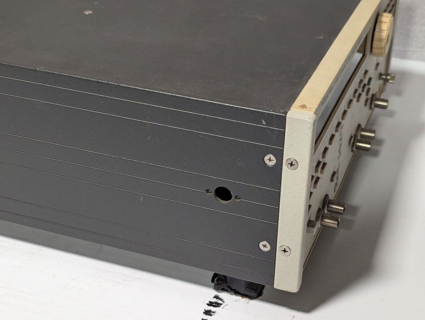 Wavetek 90 20-MHz synthesized function generator with manual as pictured