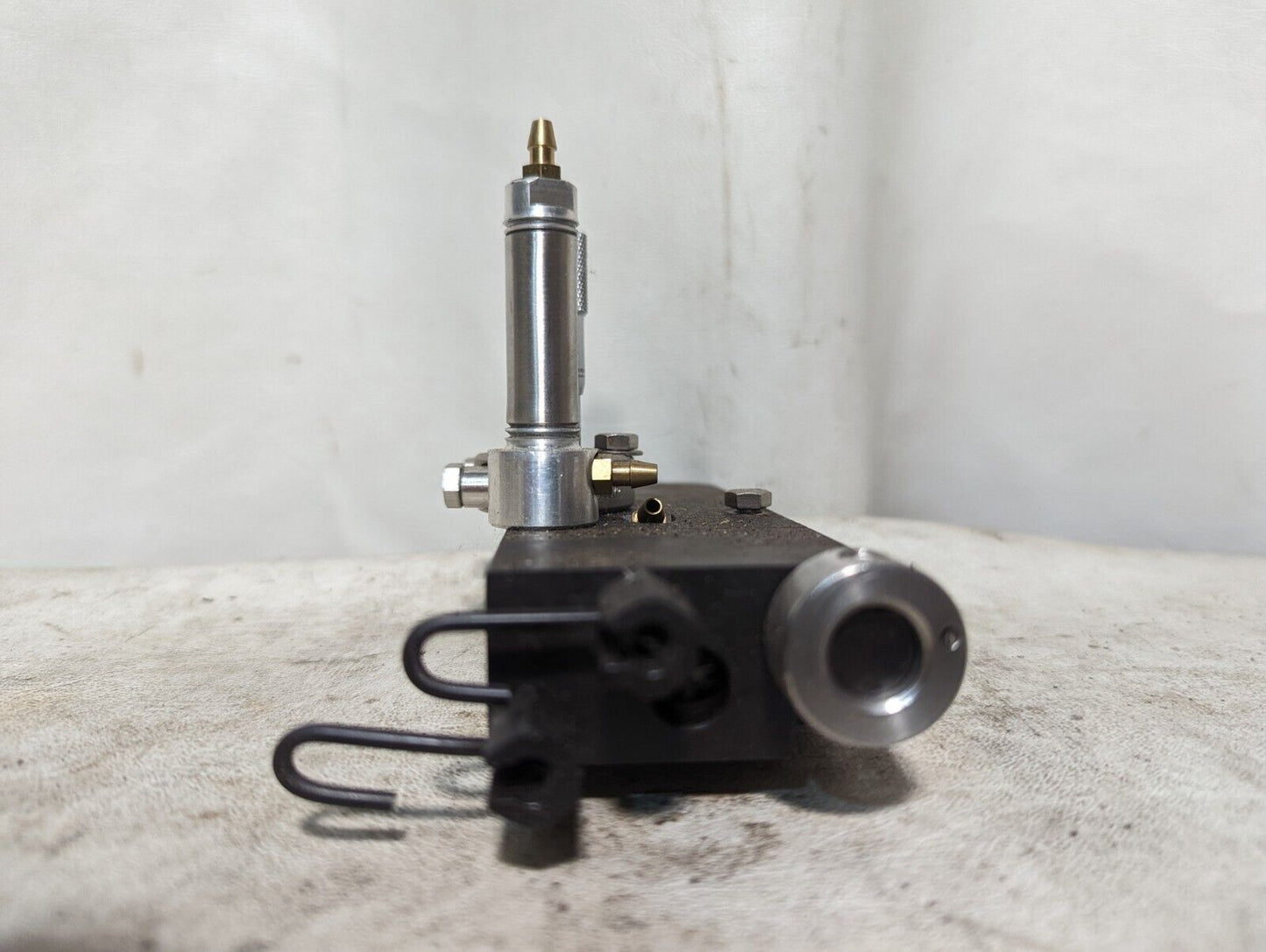 Starrett no. 463 micrometer head on apparatus