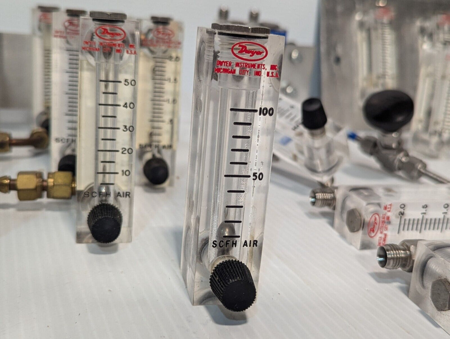 (1) Dwyer VFA-4-SSV Flow Meter 1-10 Scale SCFH Air