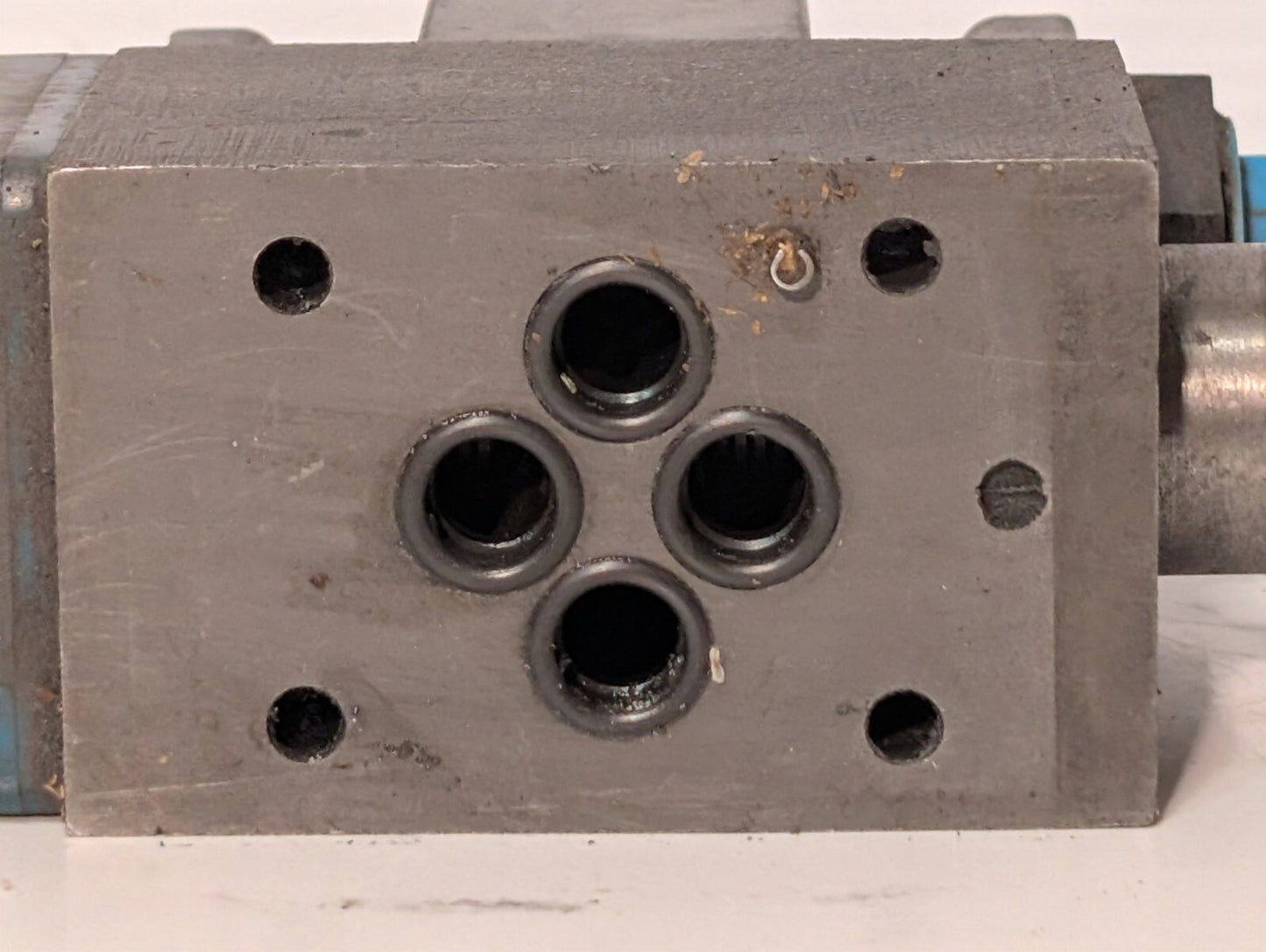 Vickers 02-101731 and Unidentified Hydraulic Valve