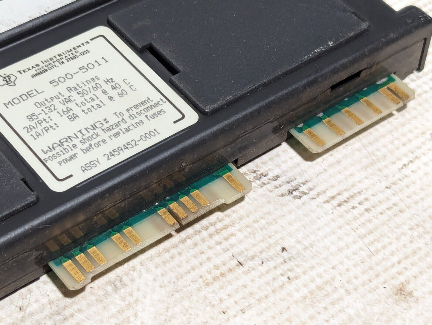 Texas Instruments model 500-5011 Output Module, 110 VAC