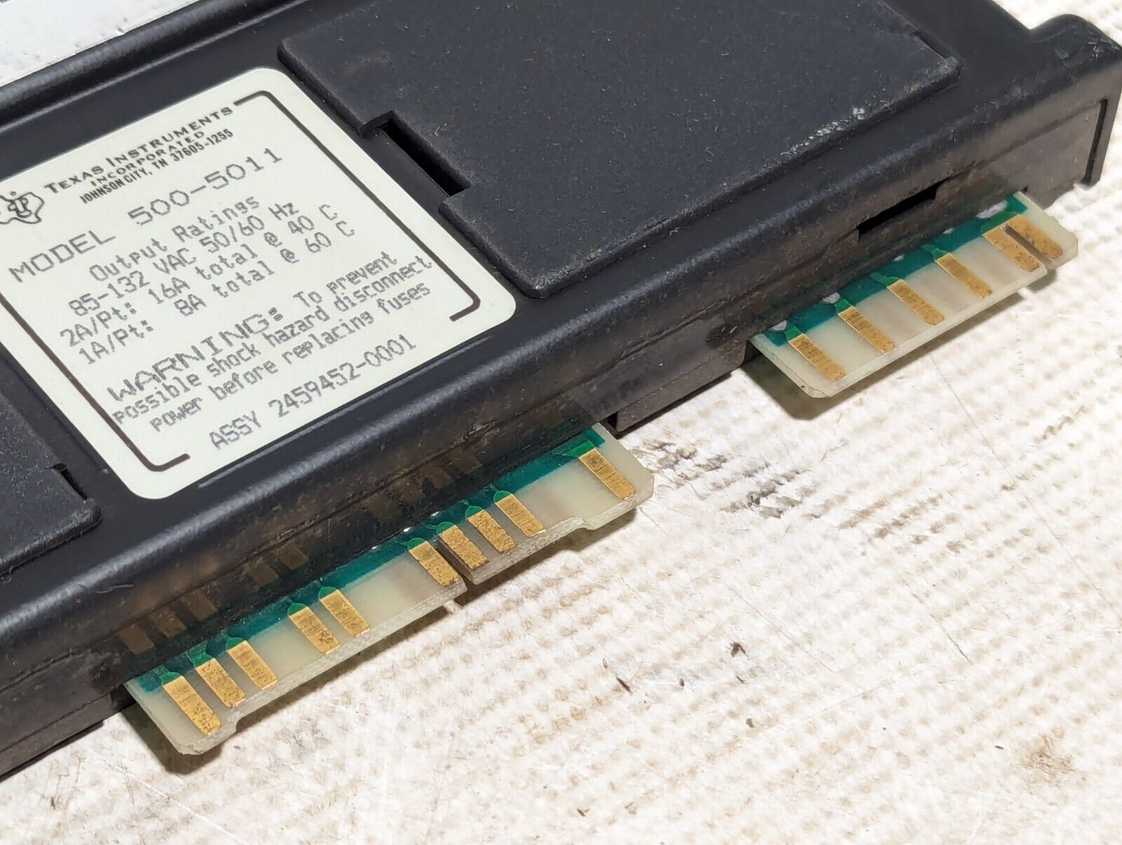 Texas Instruments model 500-5011 Output Module, 110 VAC