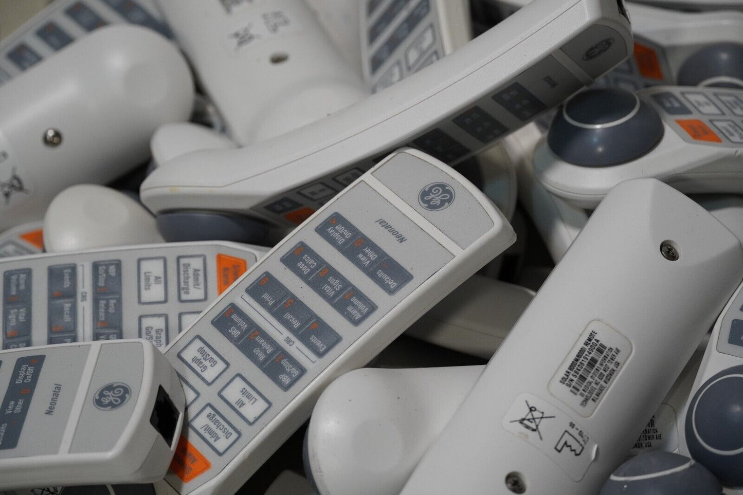 Lot of 48 GE SOLAR 8000M/8000I remote controls/keypads