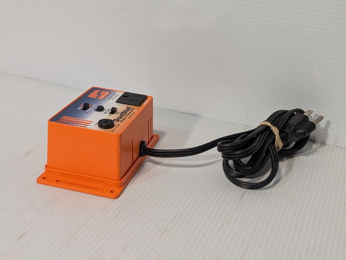 Suncourt DS100 DuctStat Plug-In Thermostat Temp Sensitive Switch