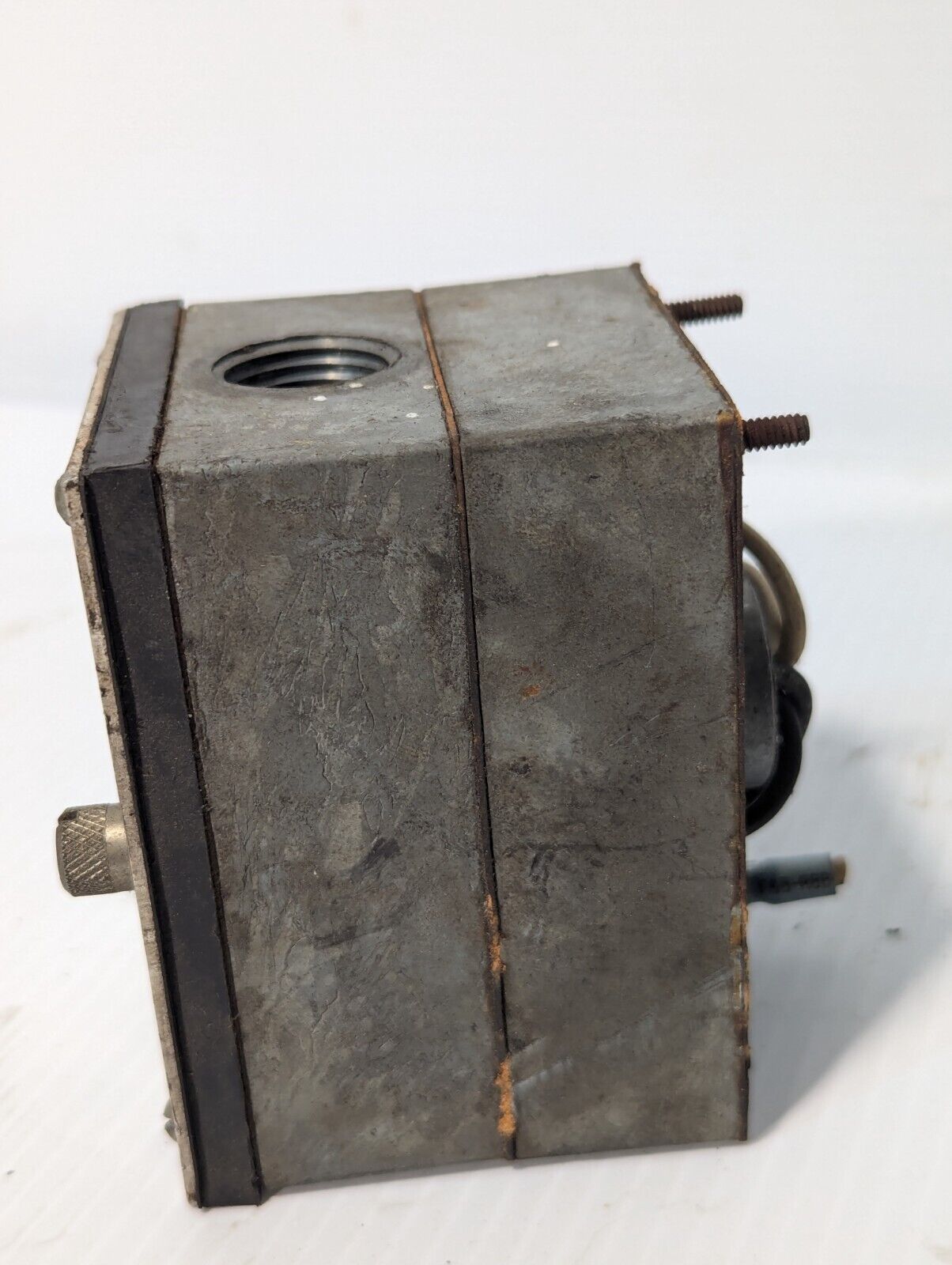 Vickers F3 PBDG494L 012A B60 insta-plug directional valve as pictured