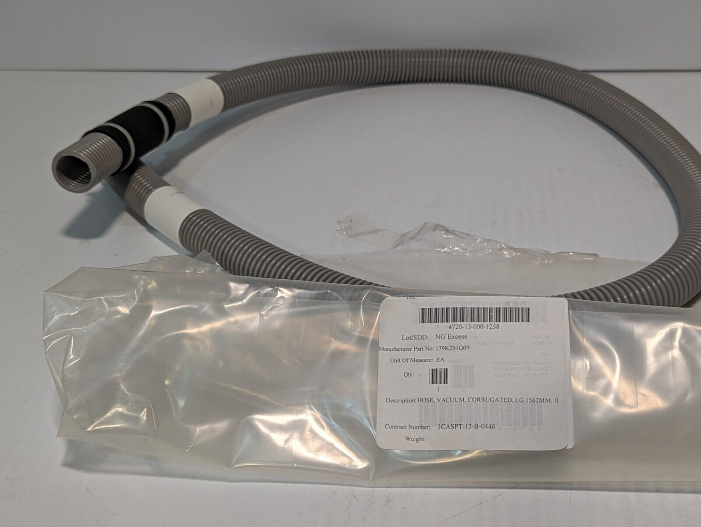 4720-13-000-1258 179K291G09 Corrugated Vacuum Hose, 1562mm - Free Shipping