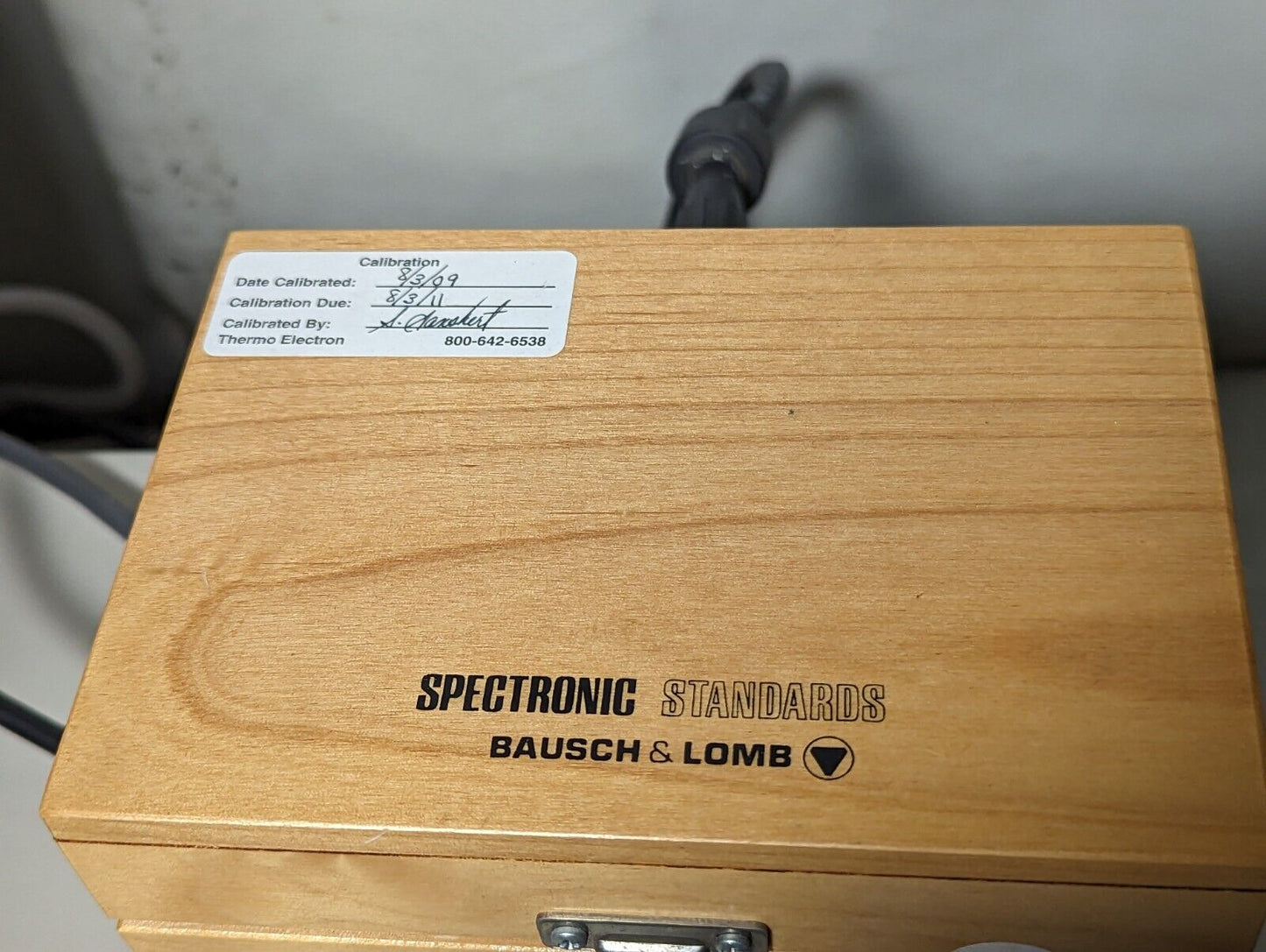 Beckman DU640 spectrophotometer with lots of accessories, manuals