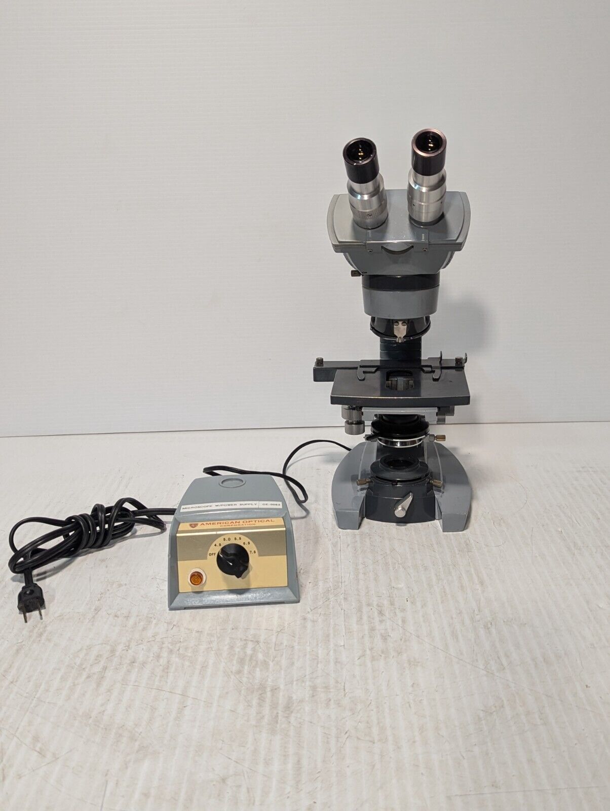 American Optical 1036A AO Spencer Microscope Illuminator w/ 1051 Transformer