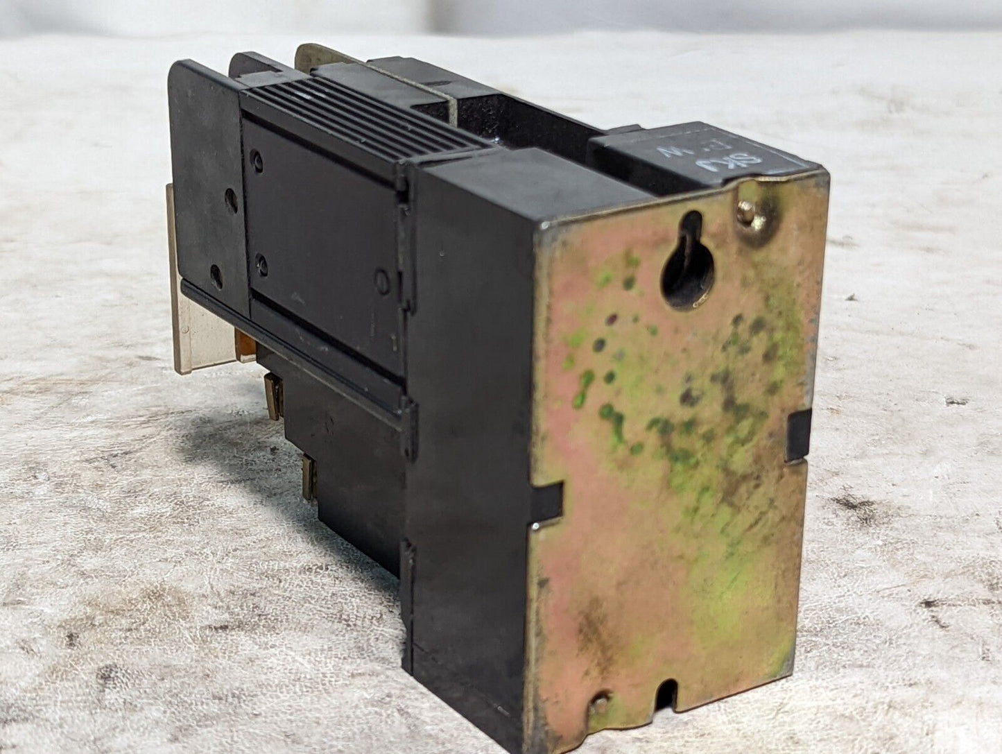 Square D 8932 AT-1 solid state timer, input 102-132, solid state output 120VAC