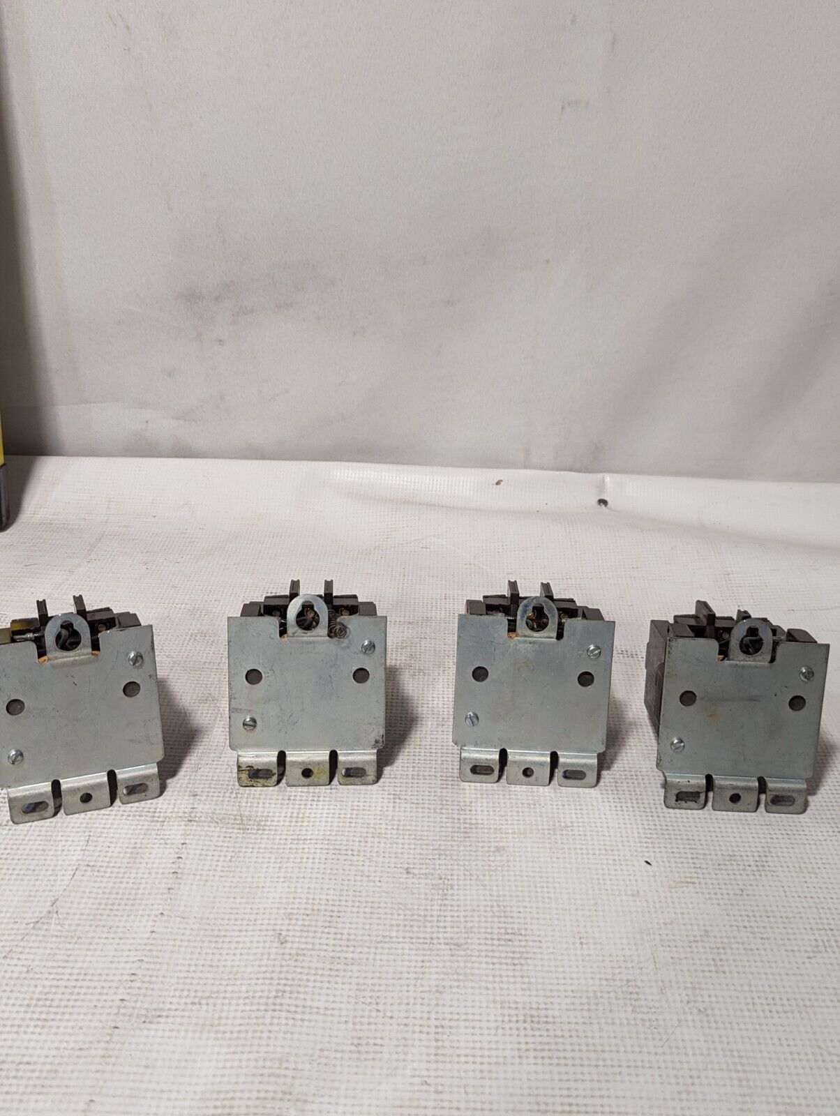 Cutler Hammer 9560H1409B Contactor 6-311-15, 40A, 600VAC