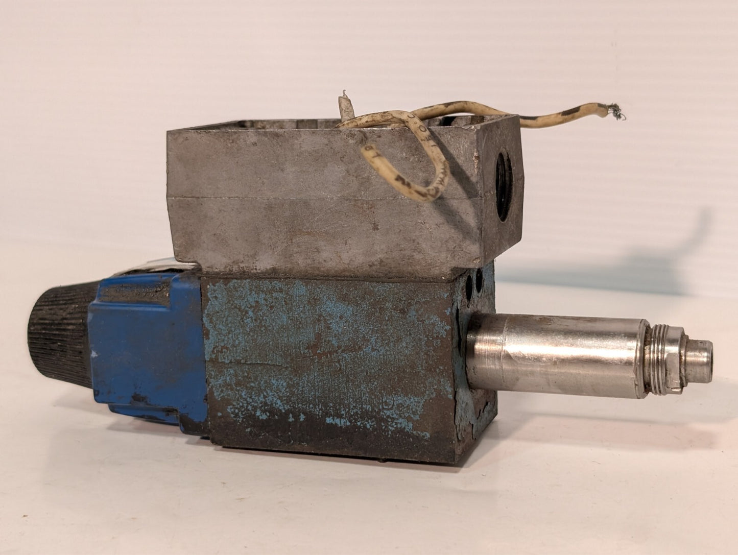 Vickers 633741 Solenoid Valve Coil on (Unidentifiable) Solenoid Valve