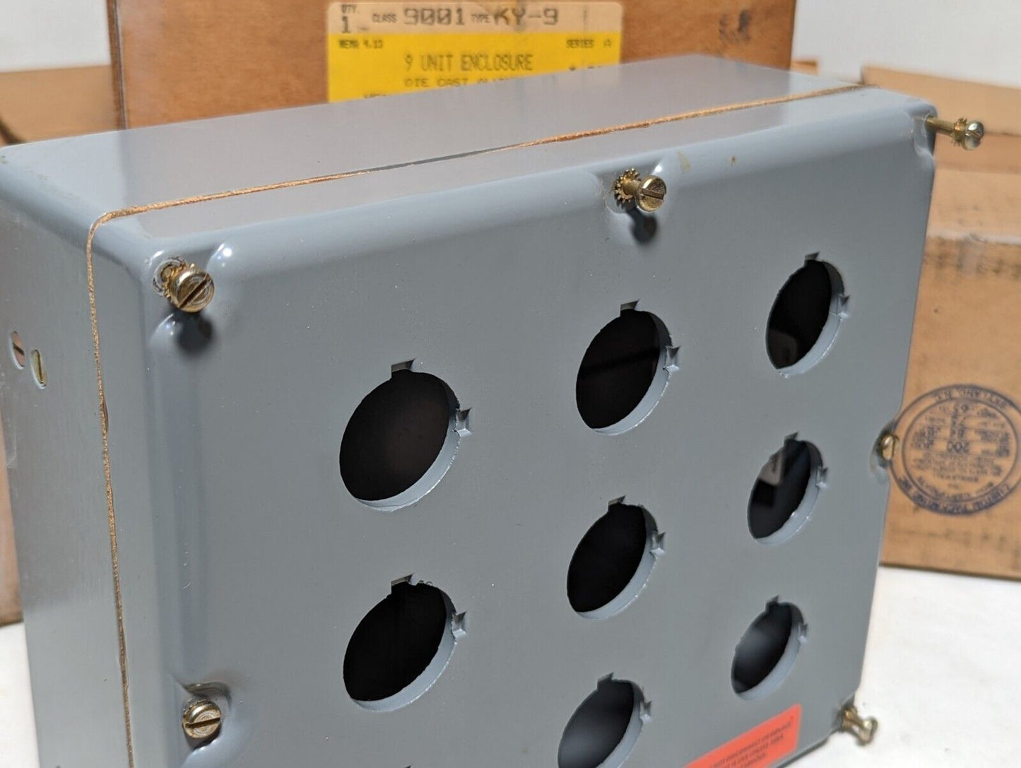 Square D 9001-KY9 9-unit enclosure, die cast aluminum, heavy duty, 600VAC max