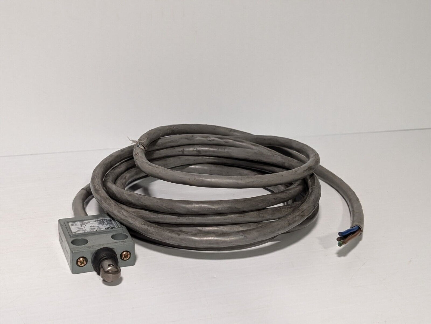 Allen Bradley 802B-CSADBSXC3 Compact Top Push Roller Limit Switch
