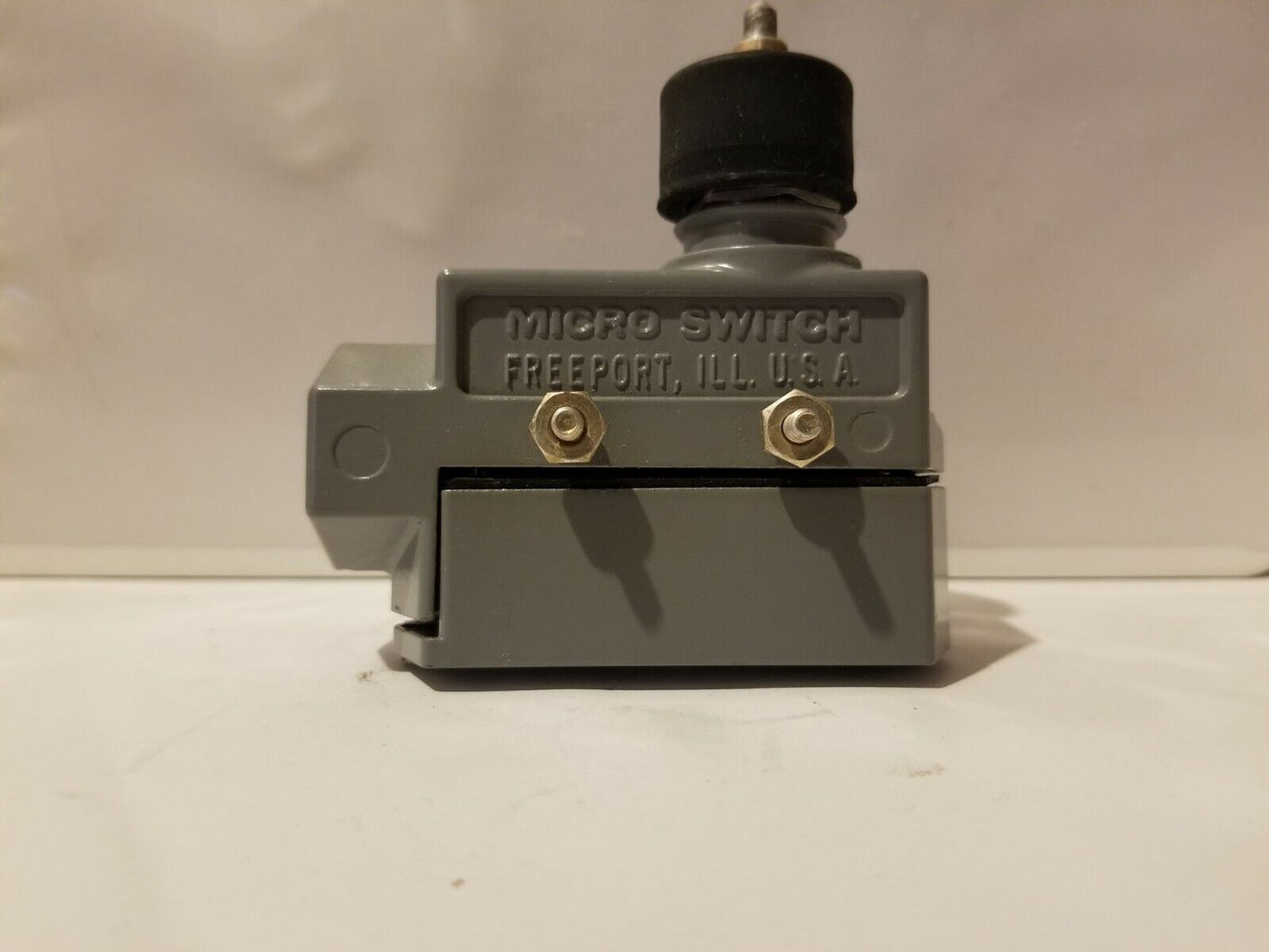Honeywell Micro Switch BZE6-2RN18 enclosed limit switch, wobble switch