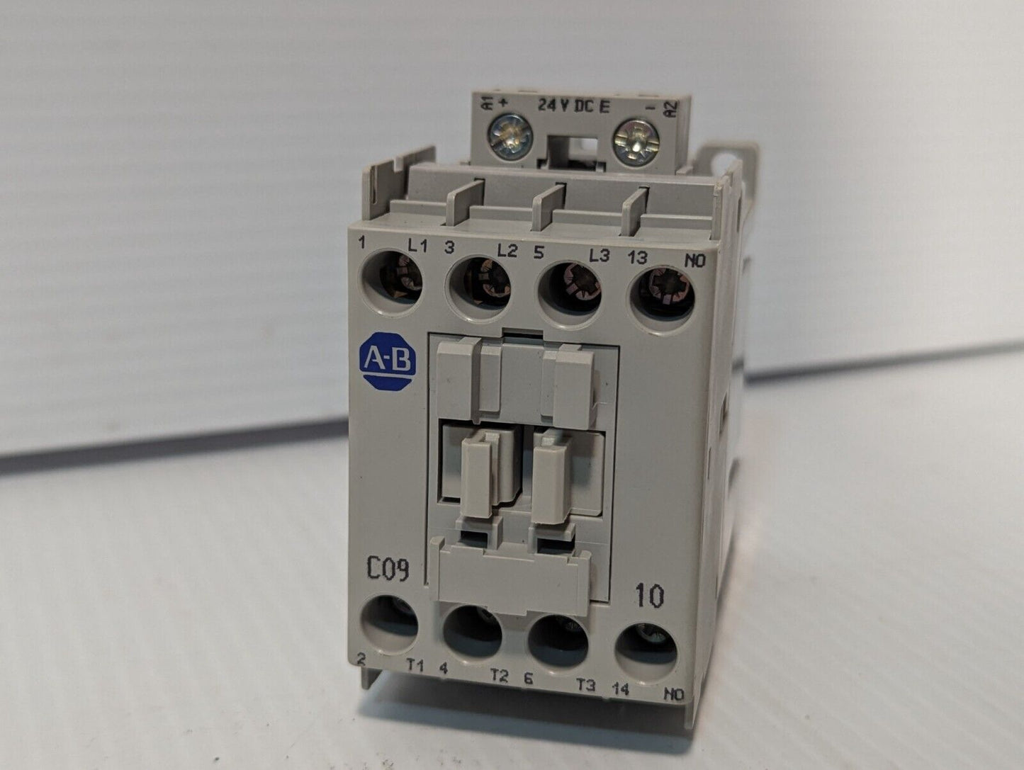 Allen Bradley 100-C09EJ10 IEC Contactor, 24 VDC Coil, 100-C09E*10, New with Box