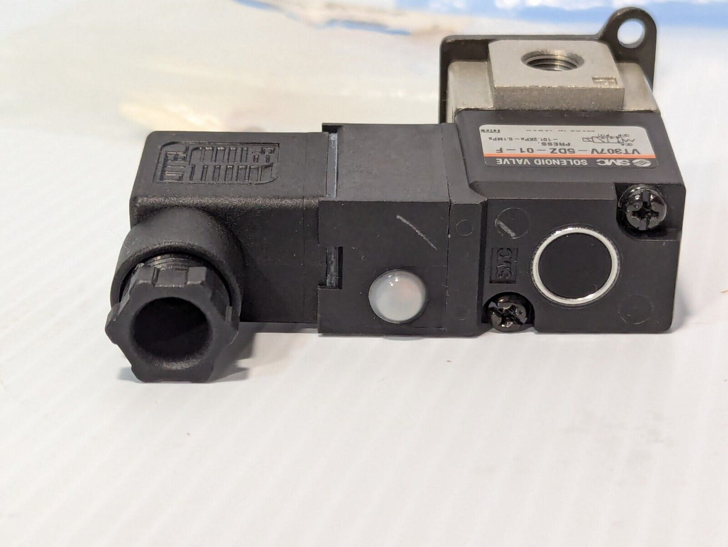 SMC VT307V-5DZ-01-F Solenoid Valve - Free Shipping+Returns