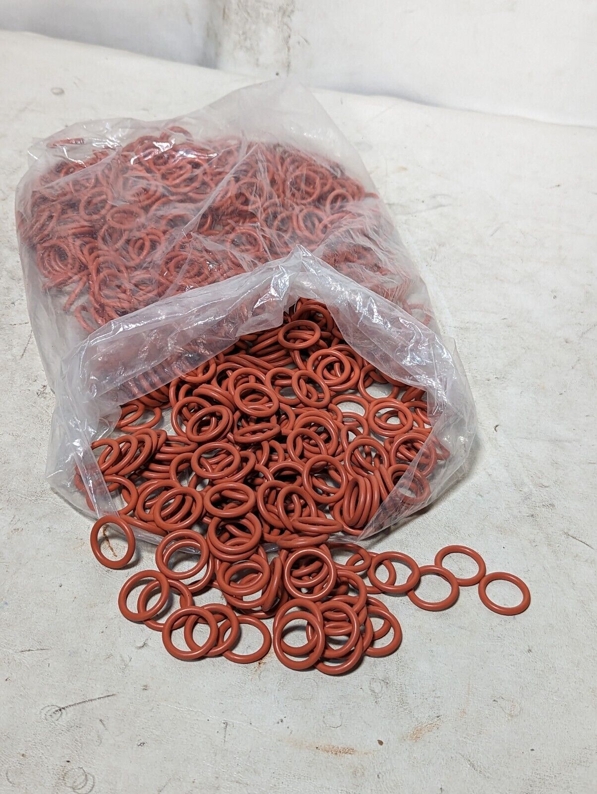 1.15 pounds of rubber O-rings, 1 in OD, 0.75 in ID, 0.125 in thickness diameter