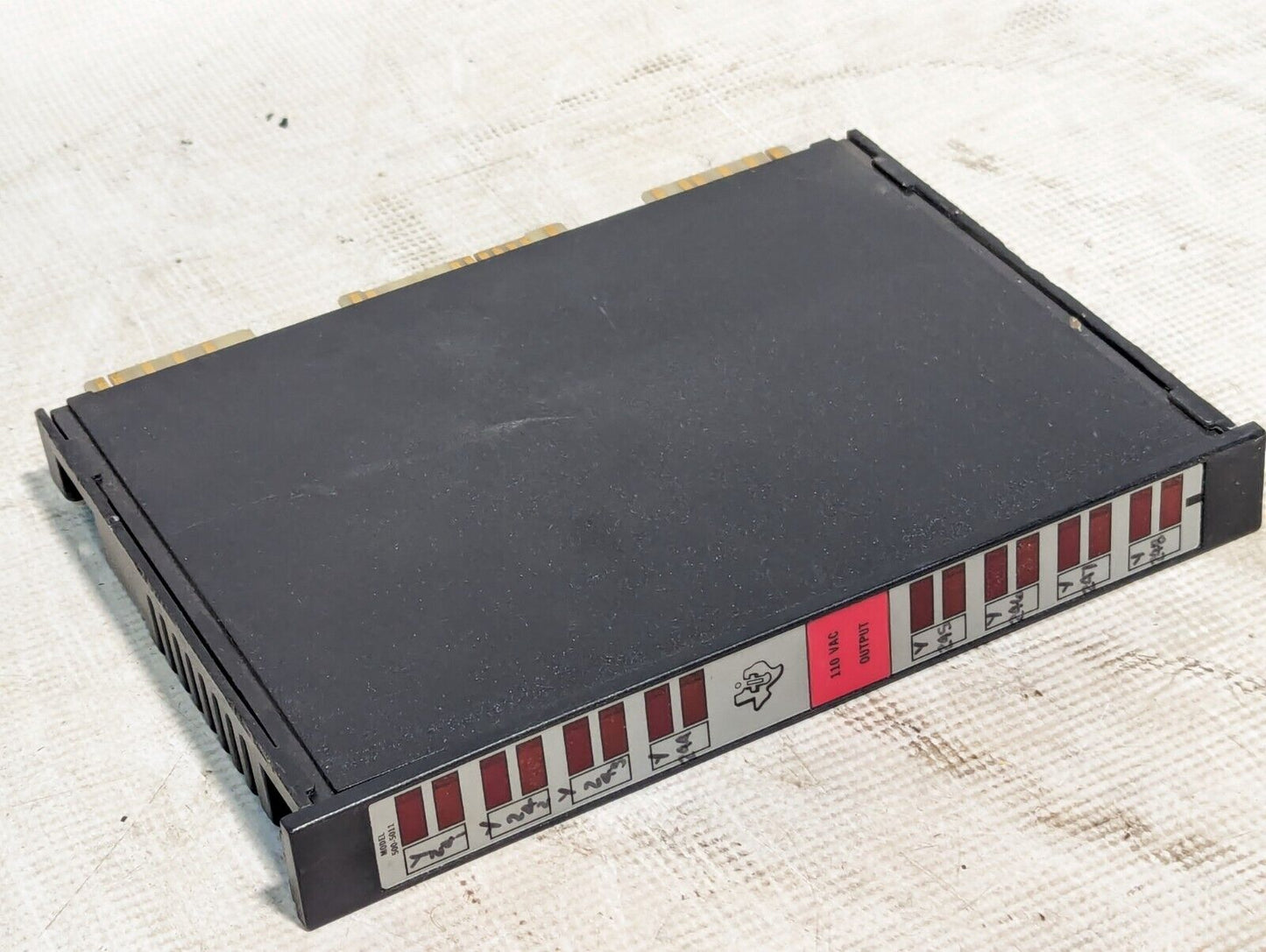 Texas Instruments model 500-5011 Output Module, 110 VAC