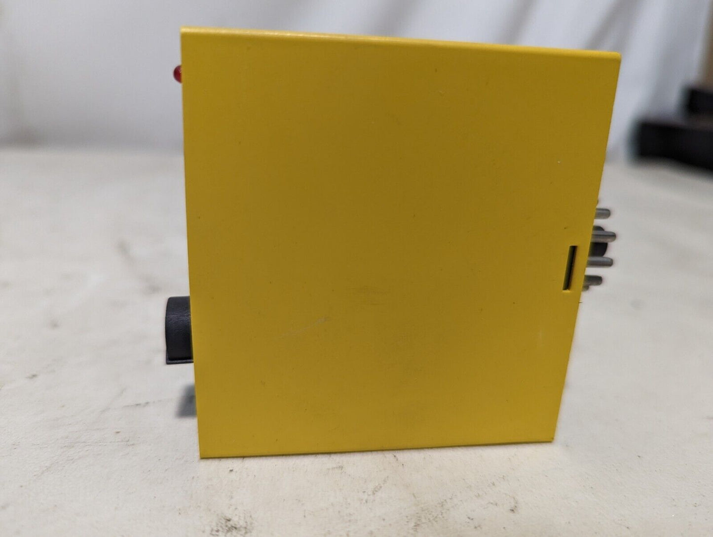 Unic RI-48 on delay timer relay, 0sec-10min, 48-250VAC/DC, multi-time