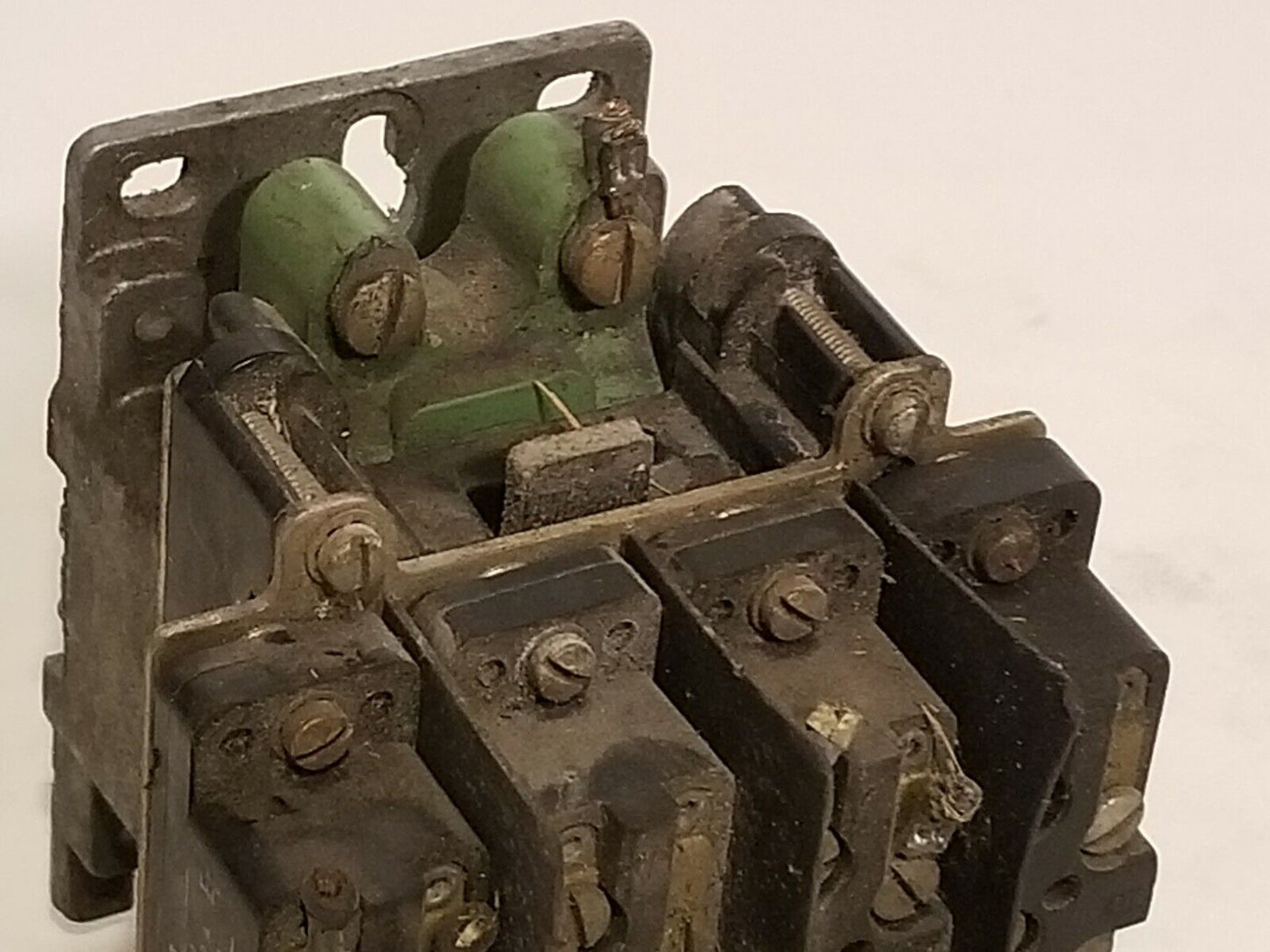 General Electric CR120L044004 Industrial Relay 55-6G 4 440V 60Cy