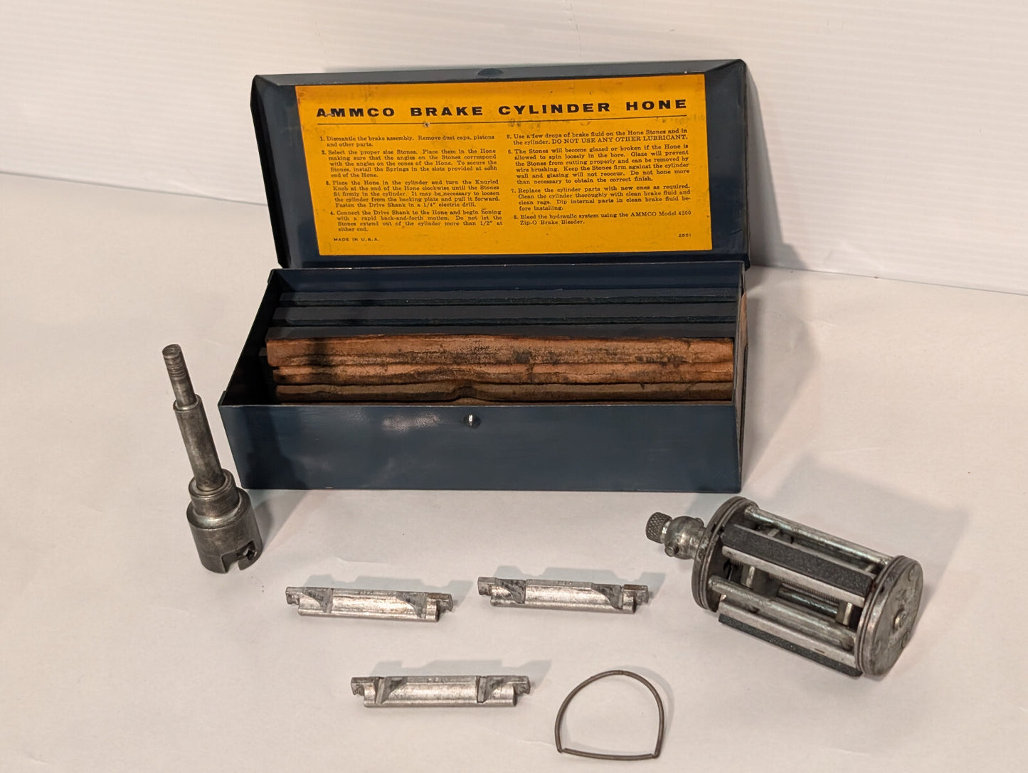 Vintage 7 piece Ammco Brake Cylinder Hone Kit, 350 Head, Metal Box