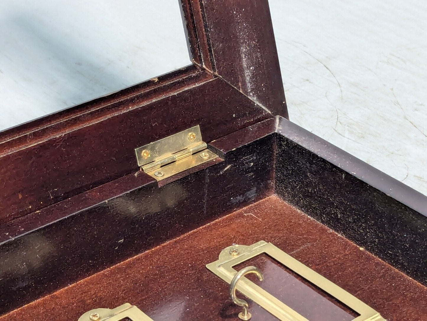 Decorative key storage box, 6 hooks with labels, wall mount - Free Shipping