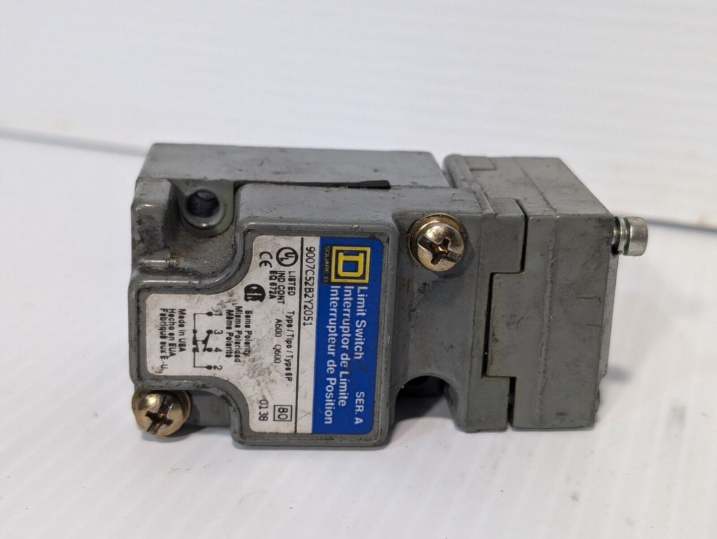 Square D 9007C54B2Y2051 Limit Switch with another 9007C54B2 part
