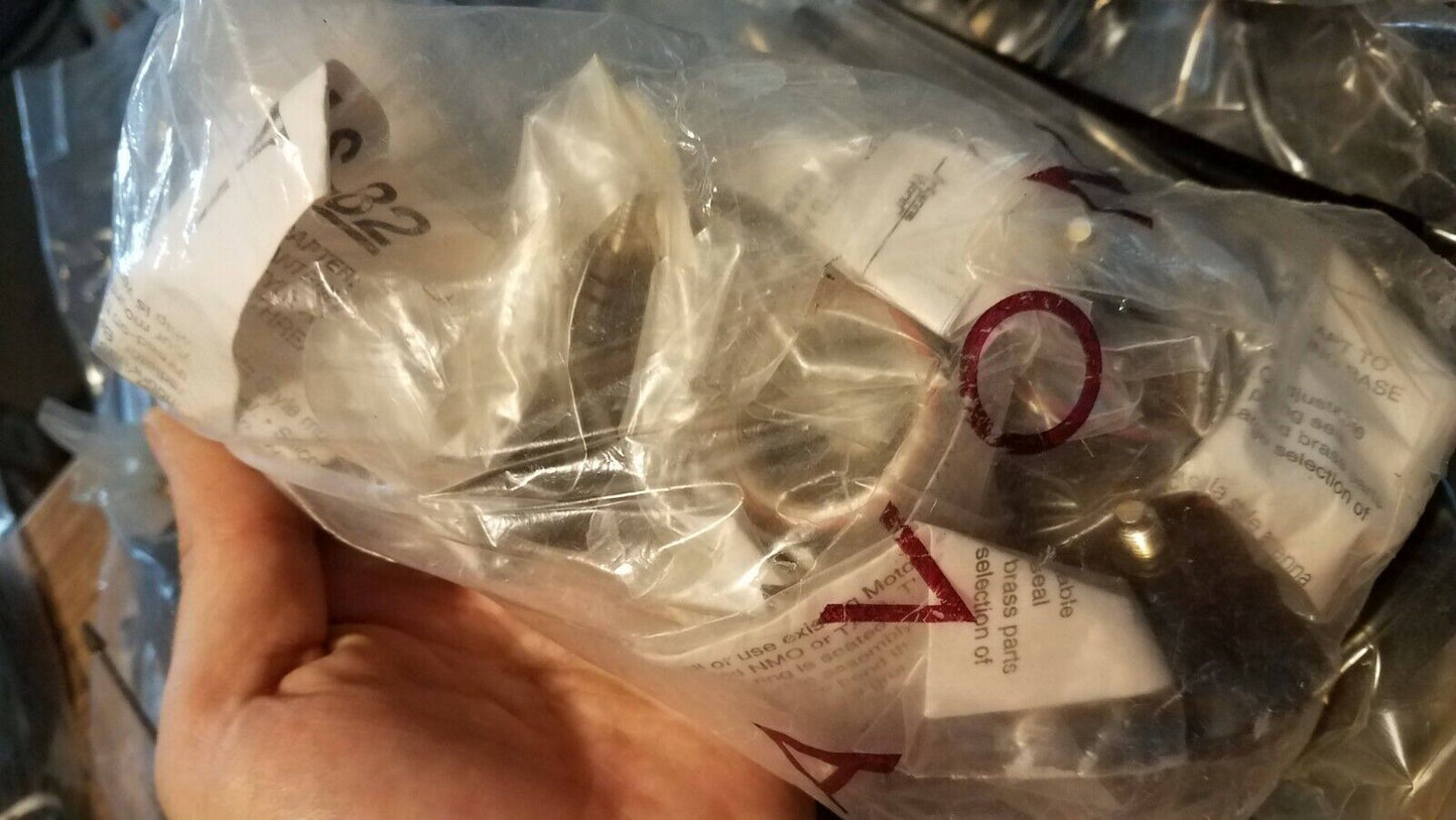 24 Assorted Motorola antennas, seemingly from the CLR-87 series, extra bases