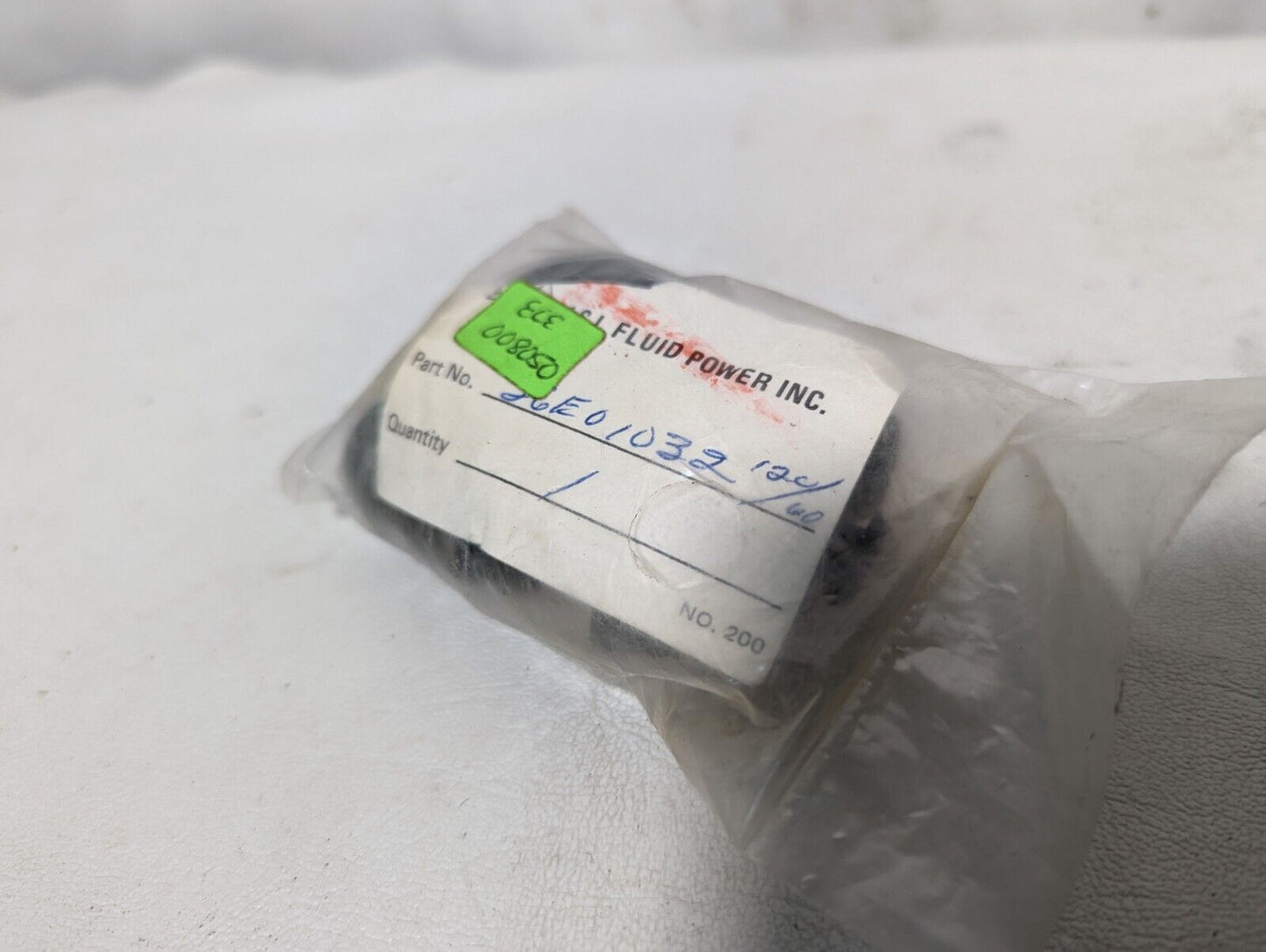 Lot of 2 ISI Fluid Power 26E01032 with parts: one sealed, one used/maybe broken