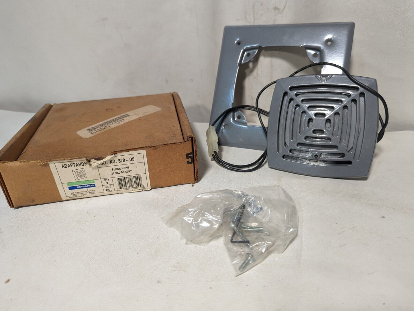 Edwards 870-G5 flush horn, 24VAC, 50/60Hz, general signaling (nonfire alarm) use