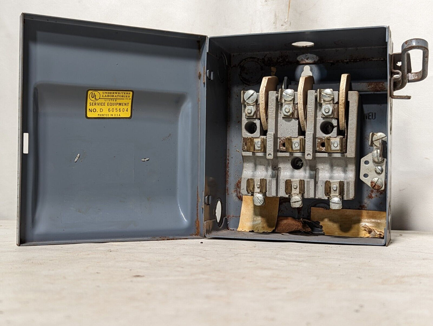 Wadsworth 8733N service disconnect, 30 Amp, 240 VAC, 4 poles