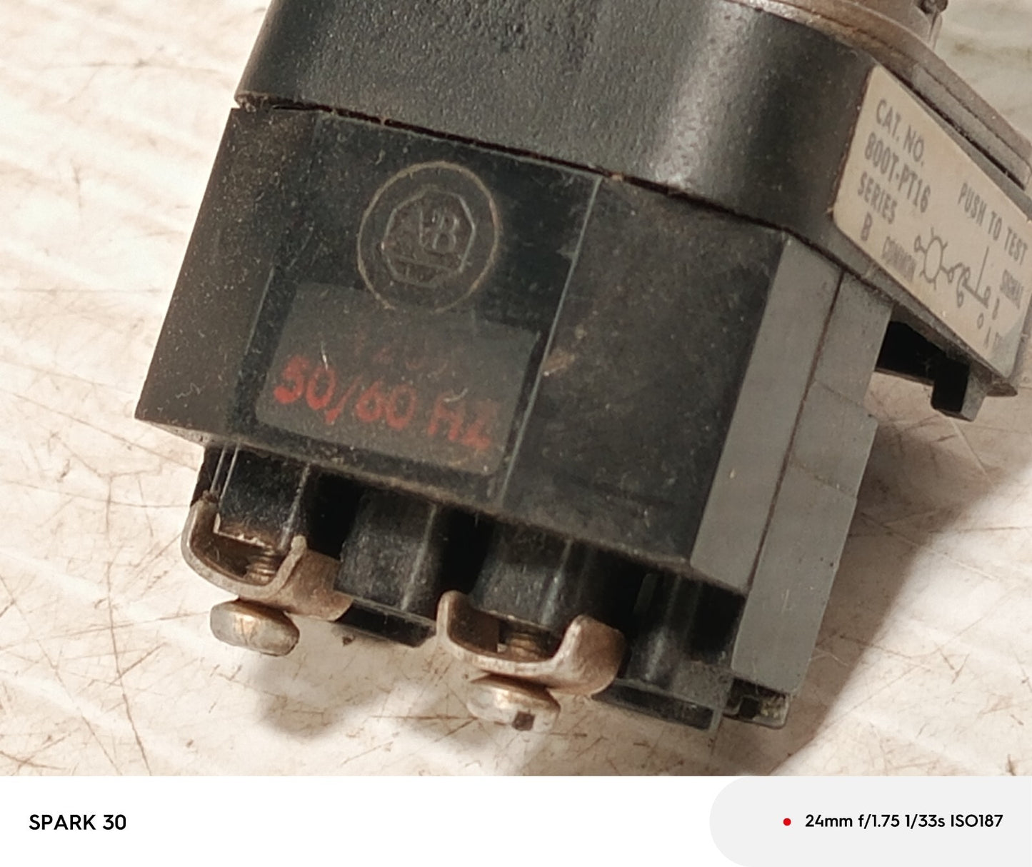 Allen Bradley 800T-PT16 Ser B Green Pushbutton Pilot Light 120V 800TPT16