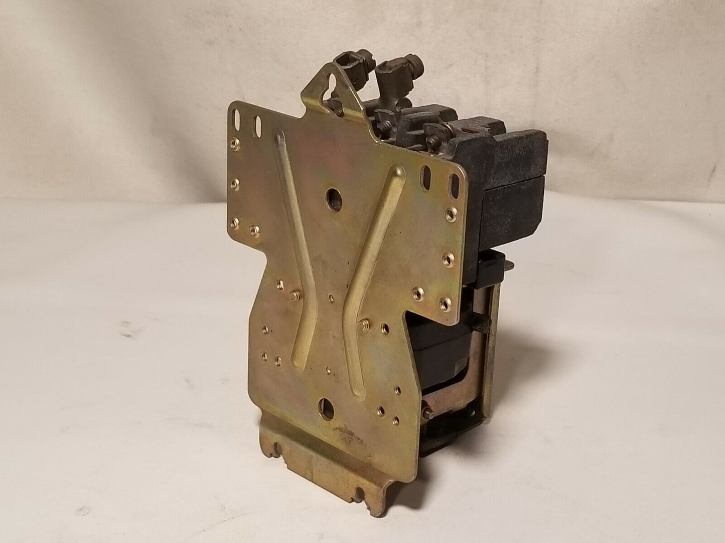 Square D 8502CC-1B contactor, 100VAC, 110/115VAC coil, NEMA size 1, max HP 2