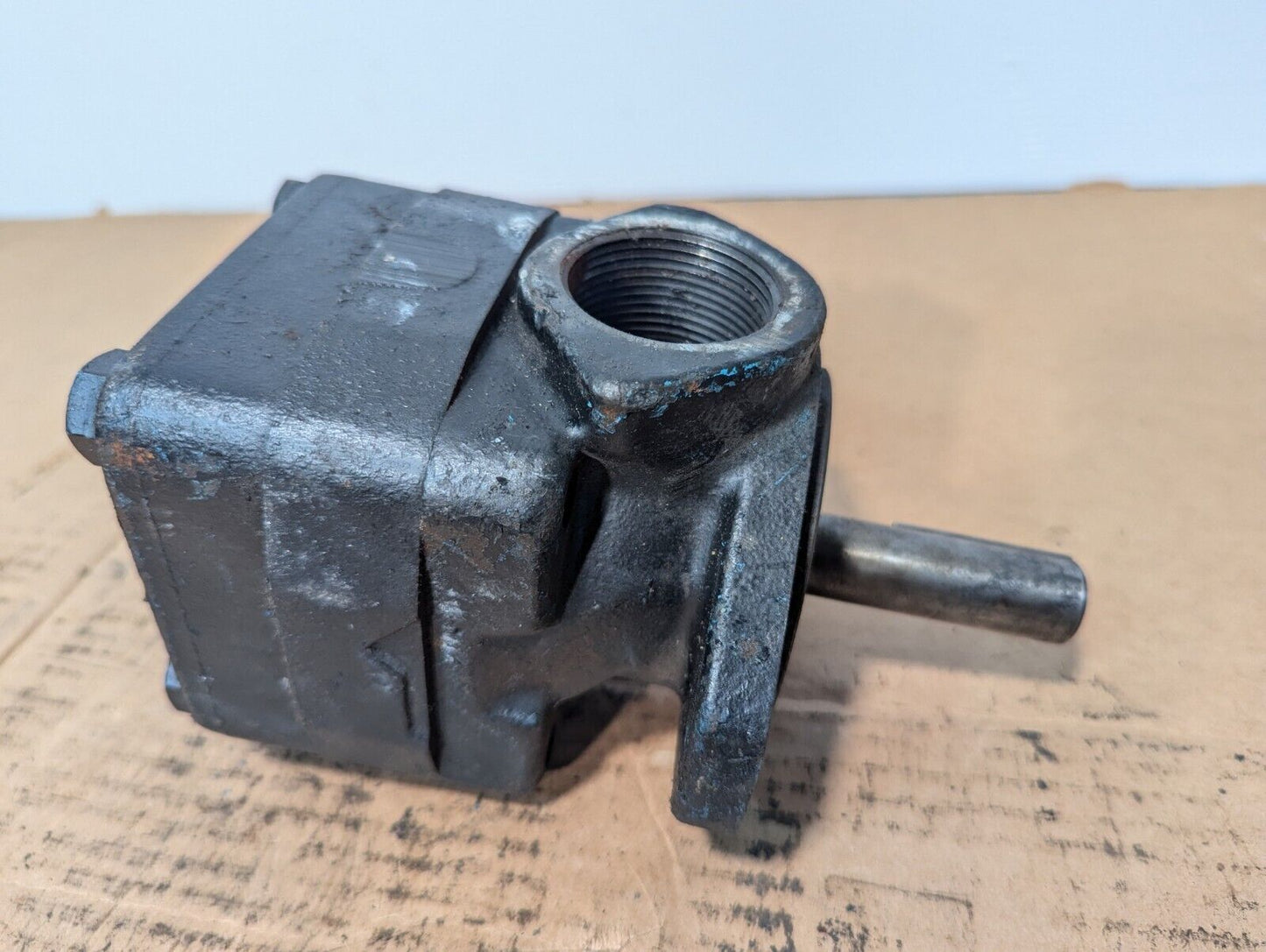 Vickers 280262 vane pump, power steering pump as pictured - Free Shipping