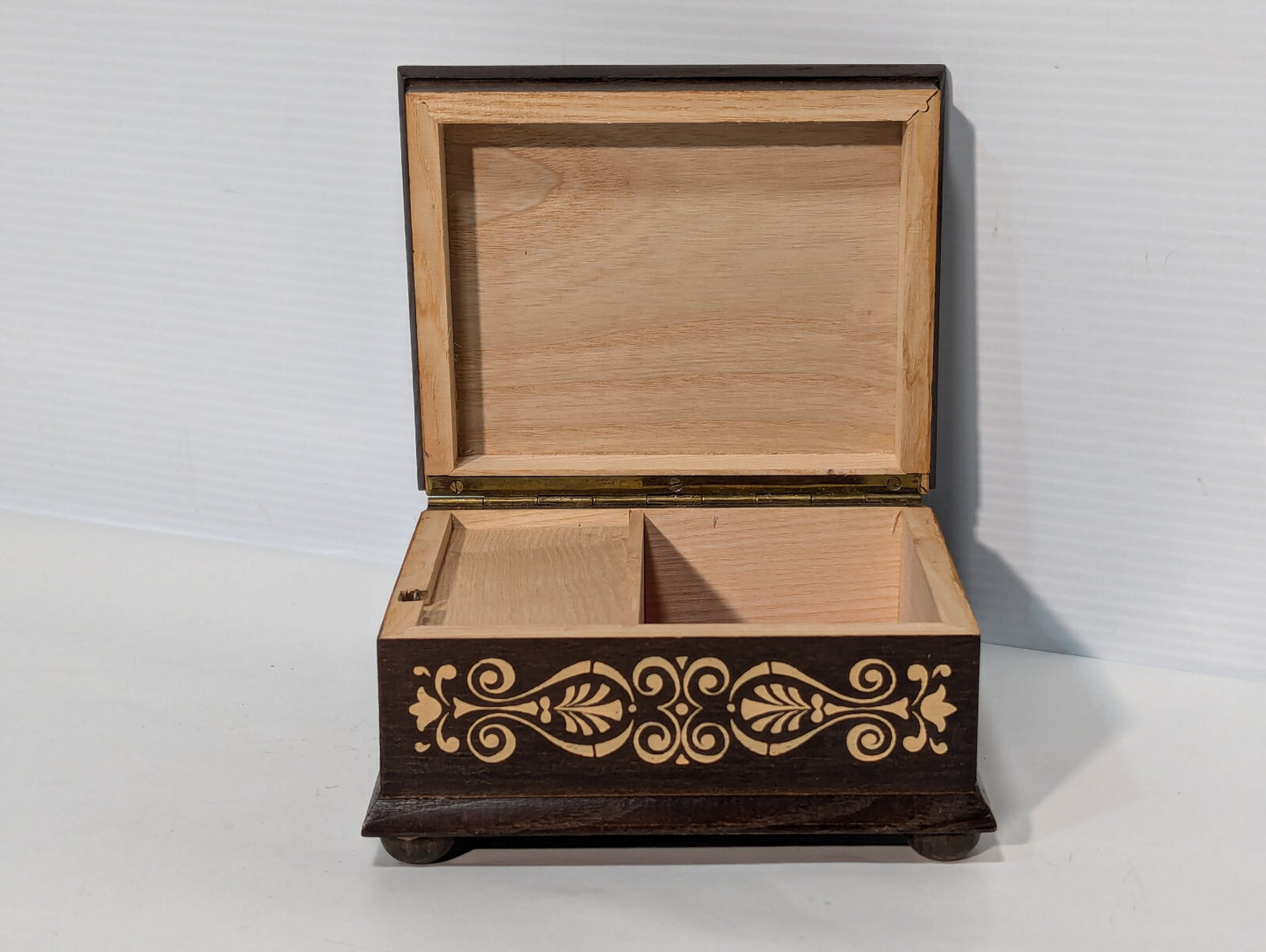 Vintage 70s "I'd Like To Teach The World To Sing" Musical Partridge Jewelry Box