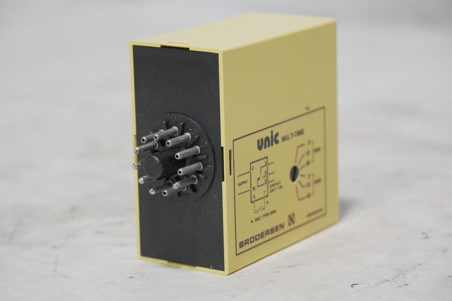 Unic RI-48 on delay timer relay, 0sec-10min, 48-250VAC/DC, multi-time