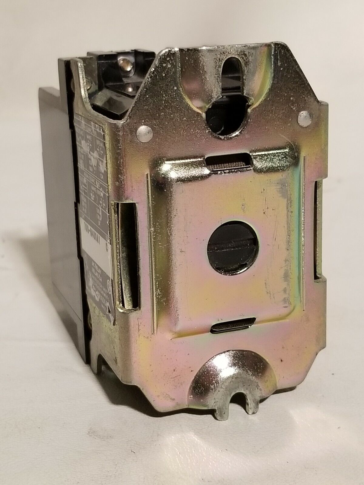 Allen-Bradley 700-N400A1, Series C, Type N, AC Relay 84AB86 coil 110/120VAC