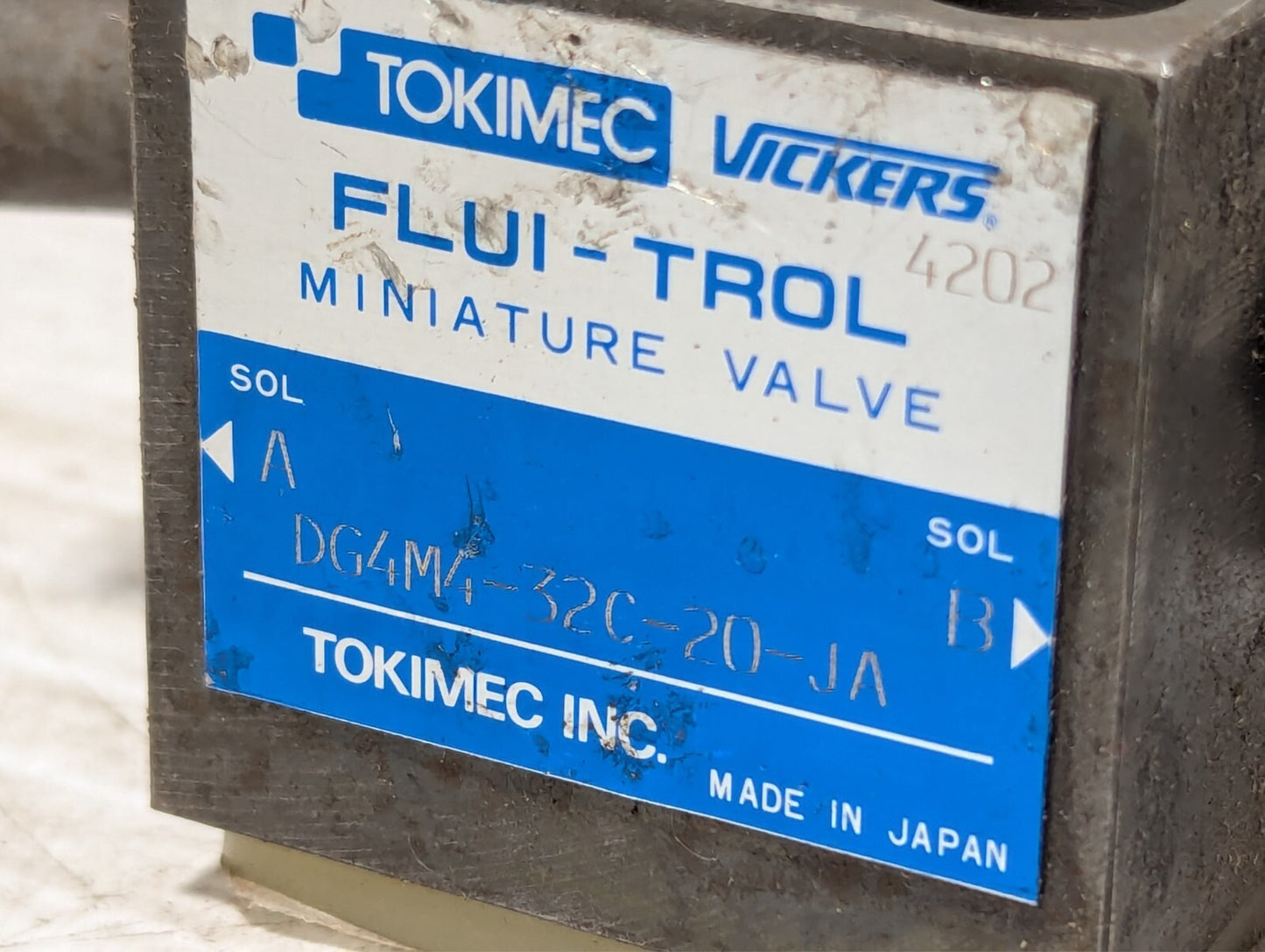 Vickers DG4M4-32C-20-JA Flui-Trol Minature Valve Tokyo Keiki