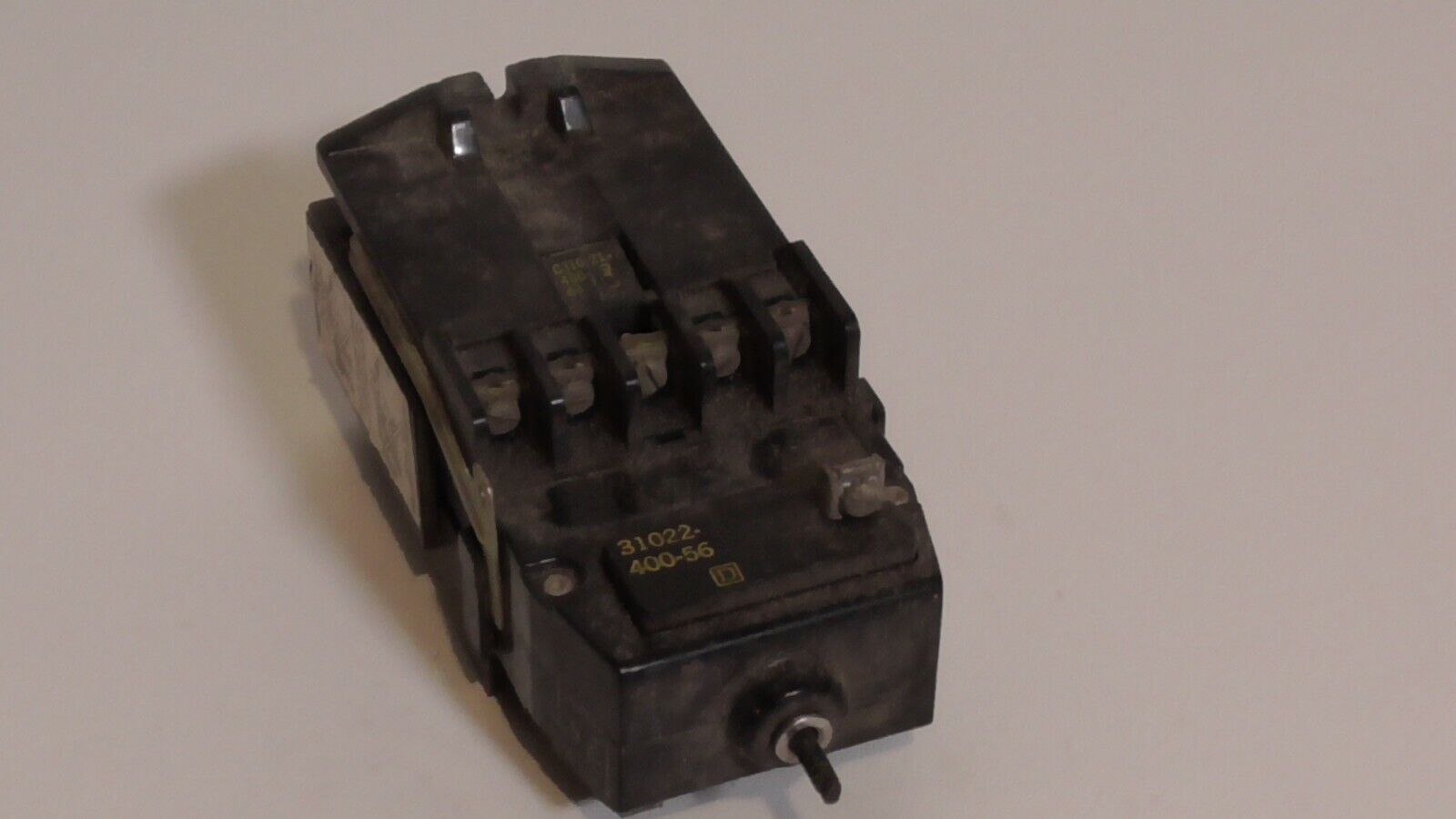 Square D 8501-G0-40 control relay, w/latch attachment 8501GL, coil 31022-400-56