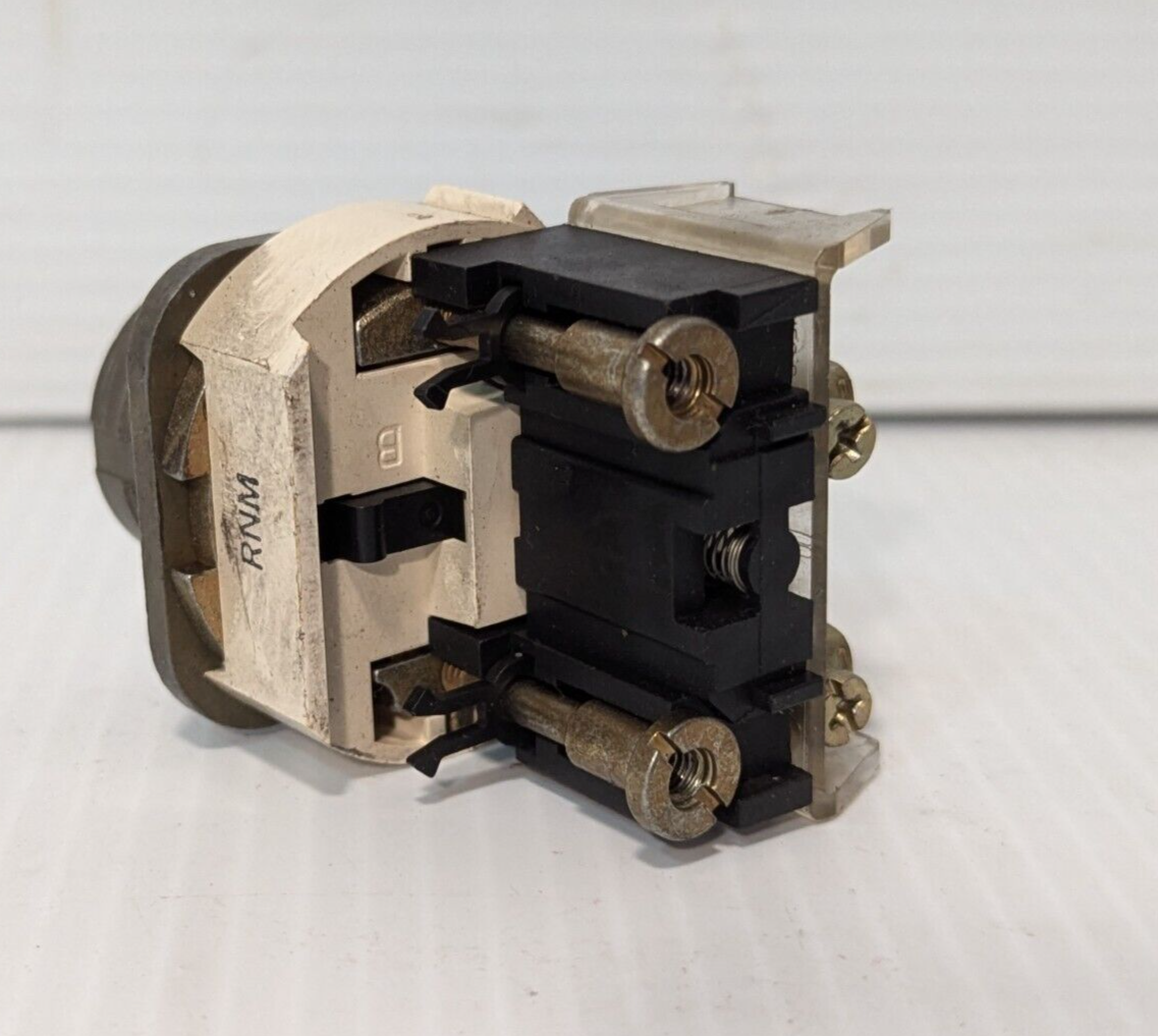 Allen Bradley A-B 800T-J91 Selector Switch 600VAC, Ser T, Boot-XA, Free Shipping