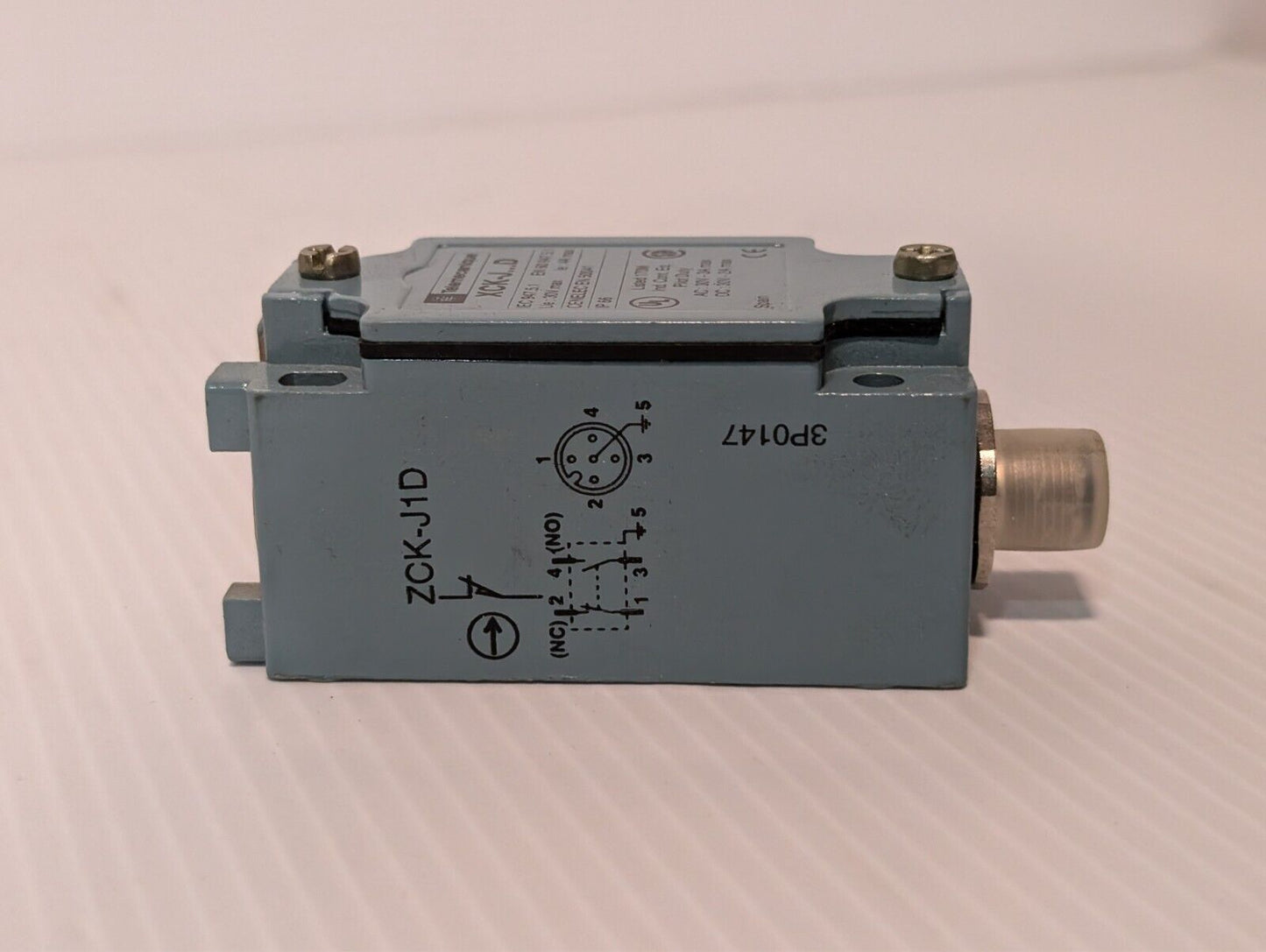 Telemecanique ZCKJ1D Limit Switch Body 038875 2-Pole 1NC+1NO Metal Fixed-Type